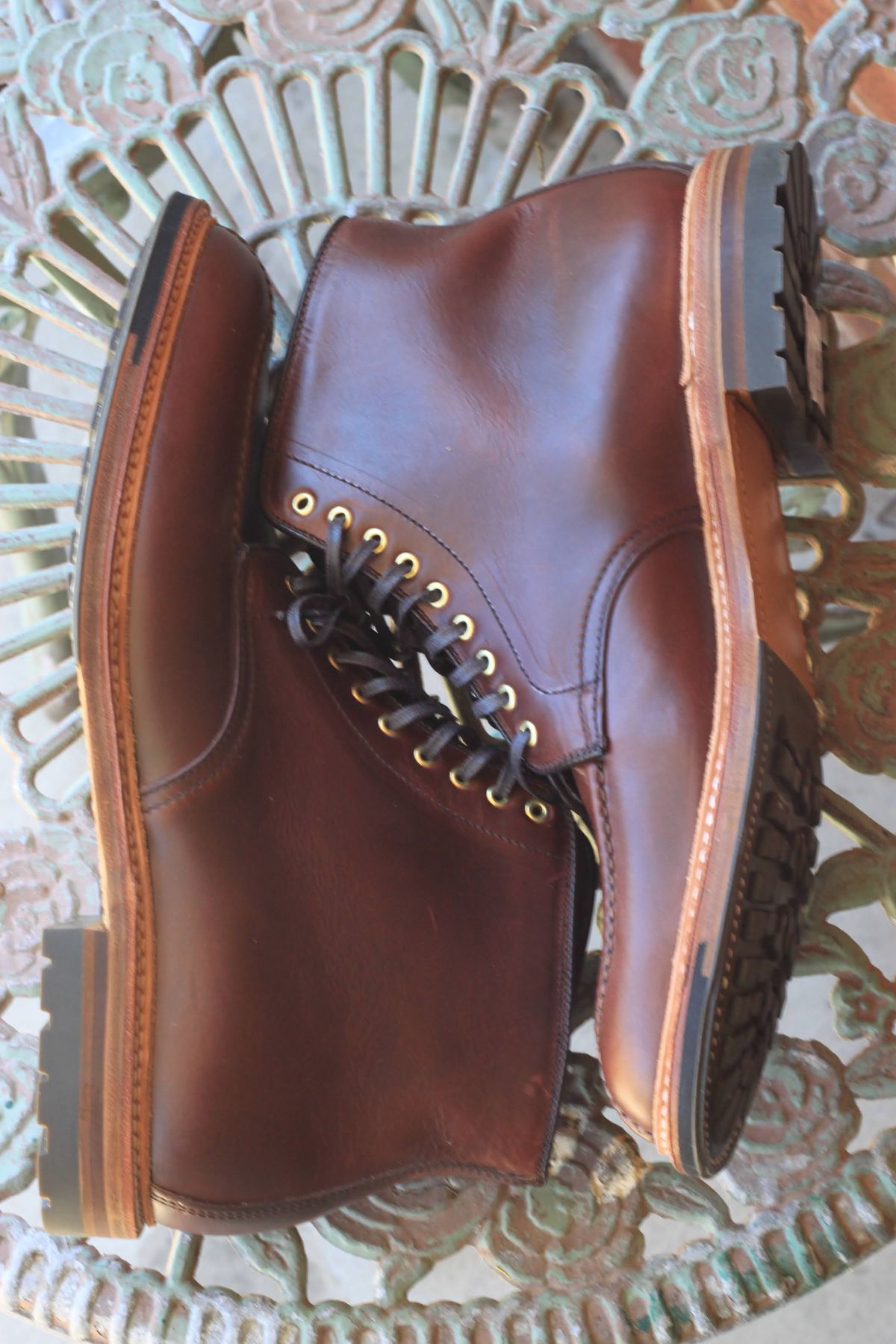 Photo by djsharris on October 2, 2022 of the Alden Norwegian Front Blucher in Horween Brown Chromexcel.