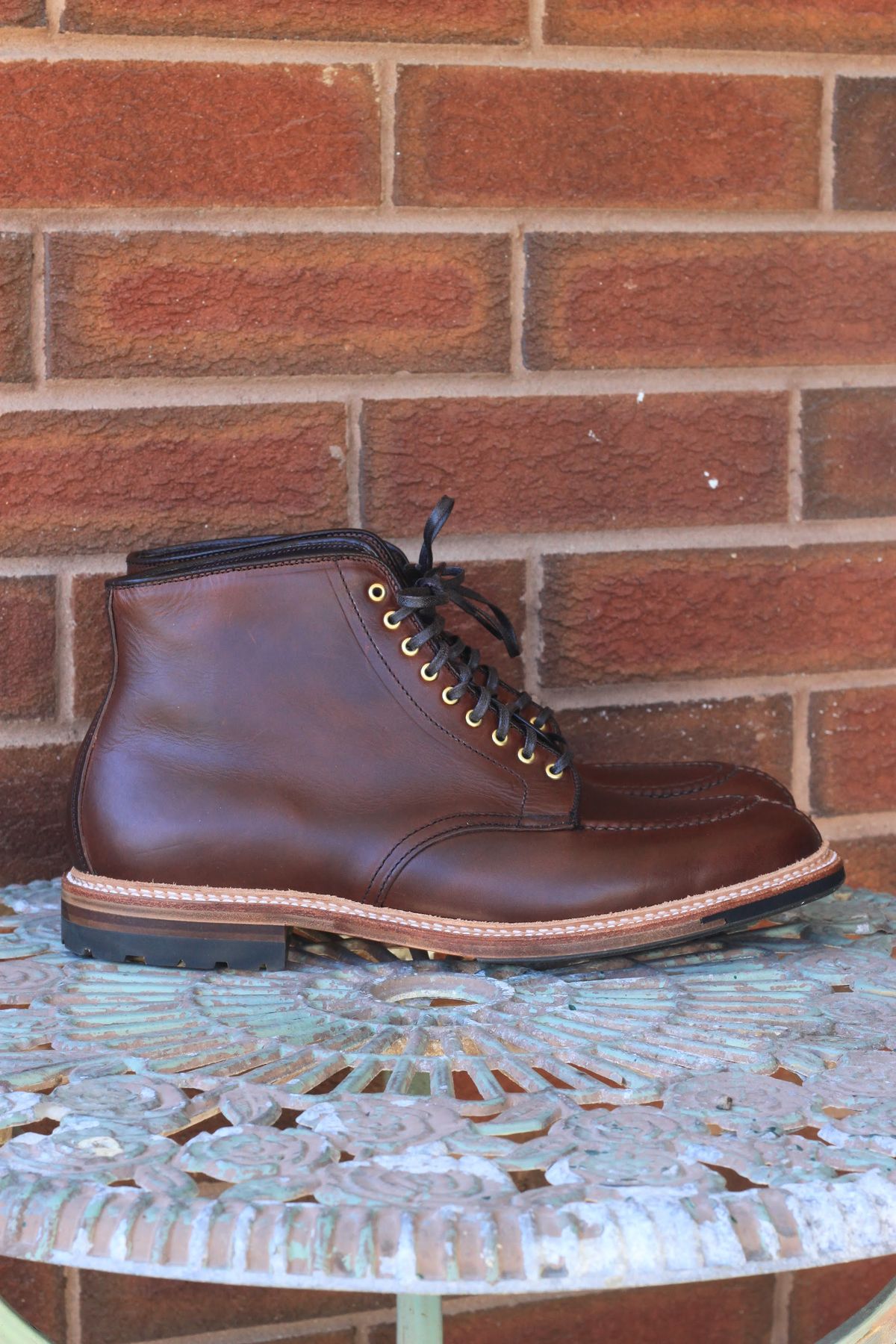 Photo by djsharris on October 2, 2022 of the Alden Norwegian Front Blucher in Horween Brown Chromexcel.