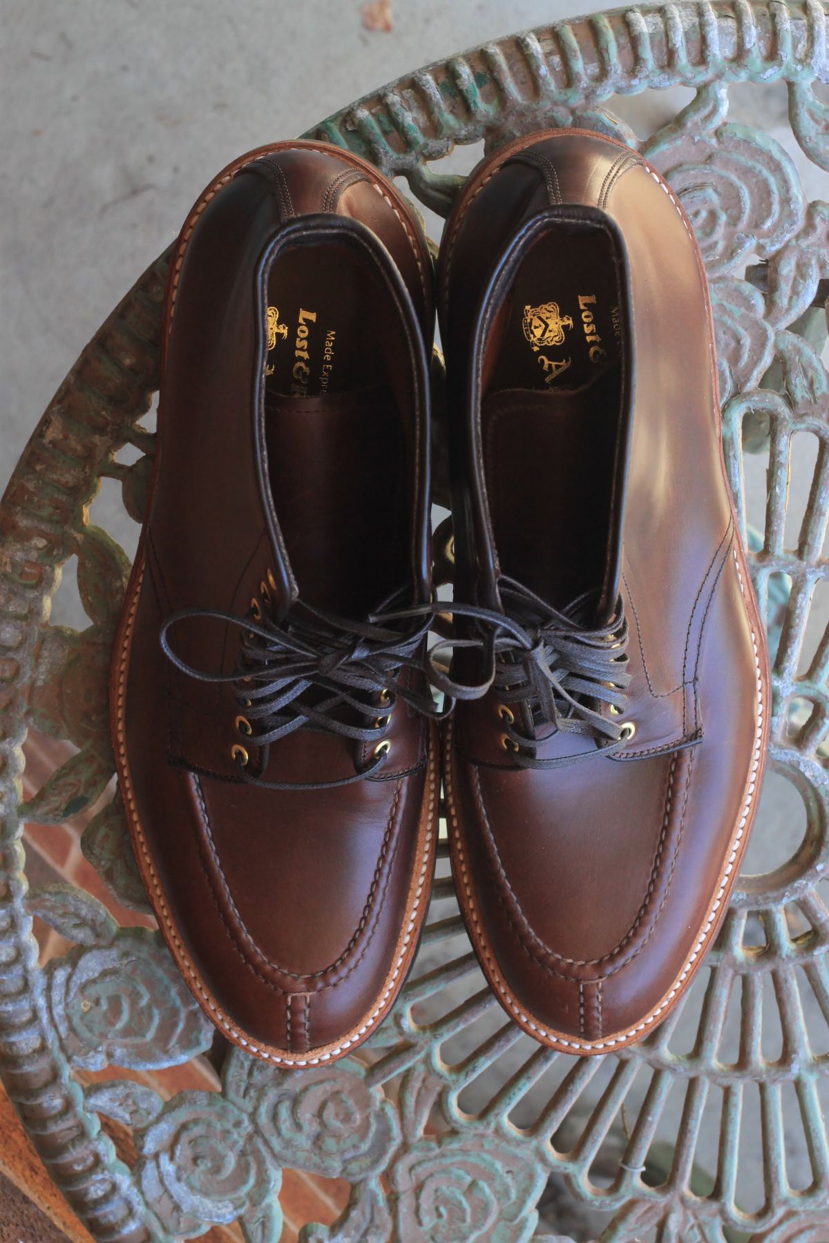 Photo by djsharris on October 2, 2022 of the Alden Norwegian Front Blucher in Horween Brown Chromexcel.
