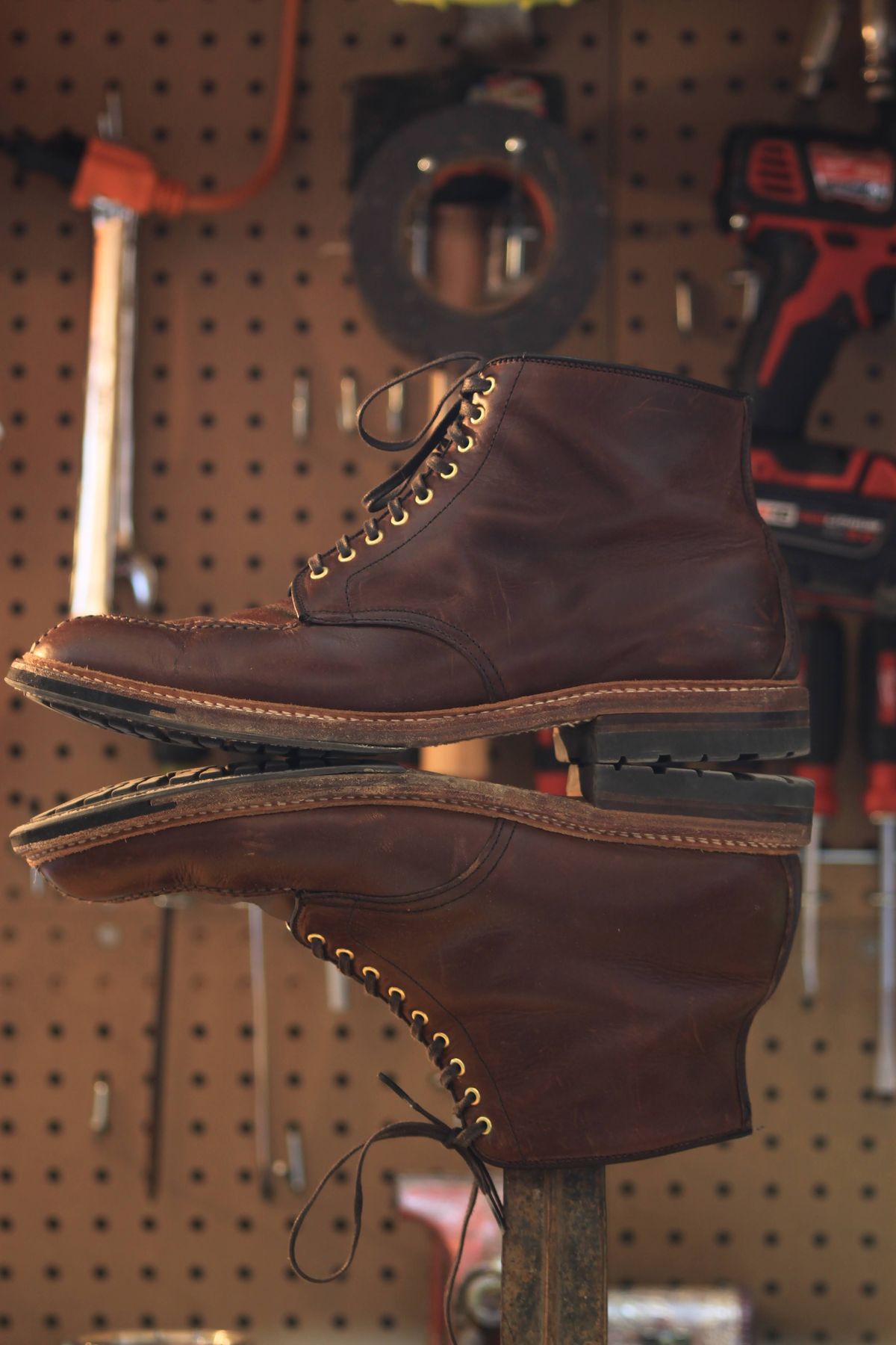 Photo by djsharris on December 1, 2022 of the Alden Norwegian Front Blucher in Horween Brown Chromexcel.