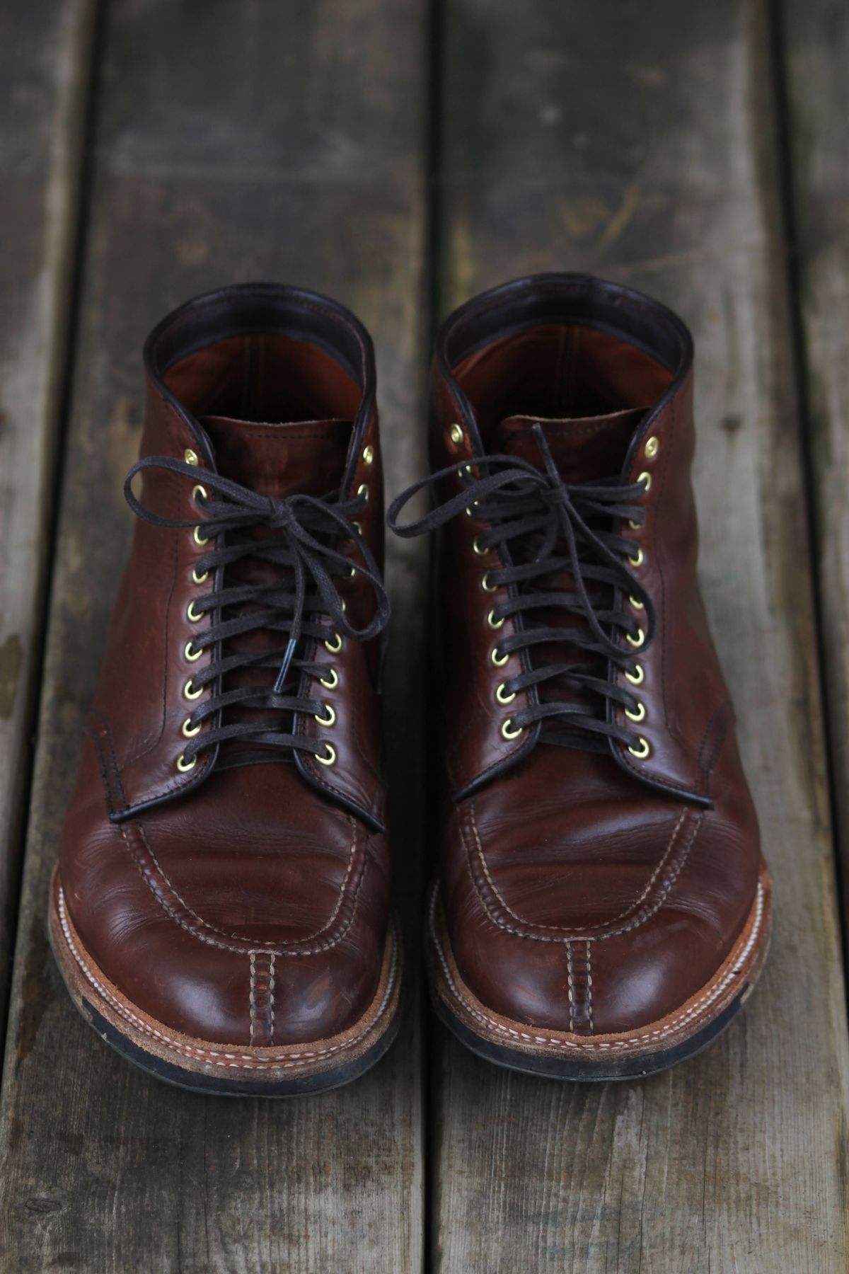 Photo by djsharris on December 1, 2022 of the Alden Norwegian Front Blucher in Horween Brown Chromexcel.