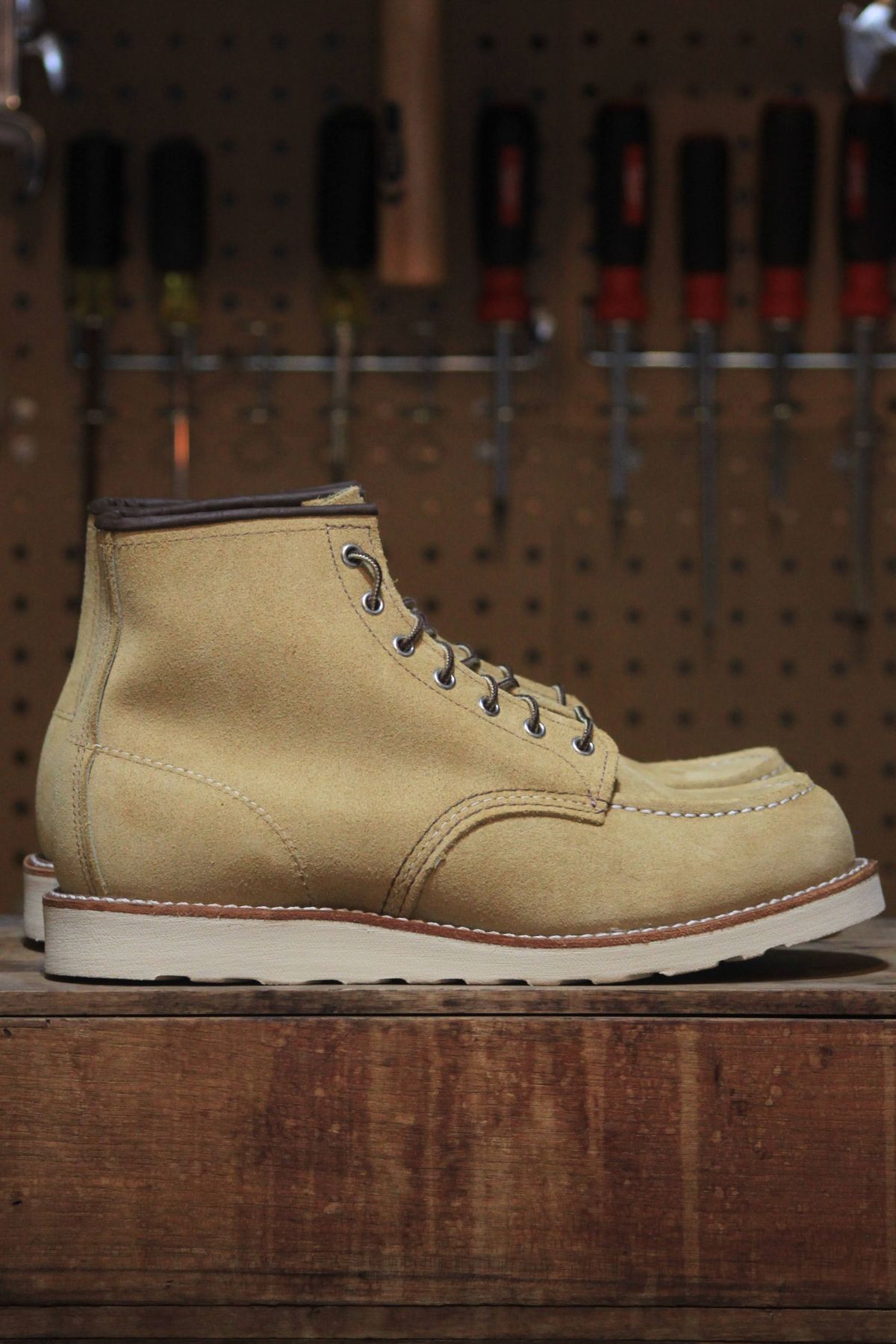 Photo by djsharris on October 1, 2023 of the Red Wing 6-Inch Classic Moc in S.B. Foot Hawthorne Abilene.