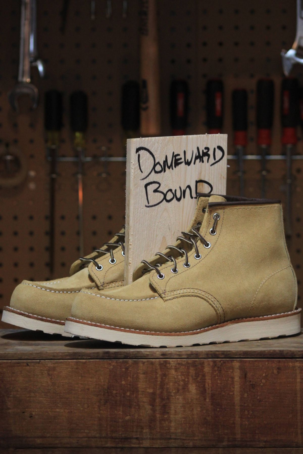 Photo by djsharris on October 1, 2023 of the Red Wing 6-Inch Classic Moc in S.B. Foot Hawthorne Abilene.