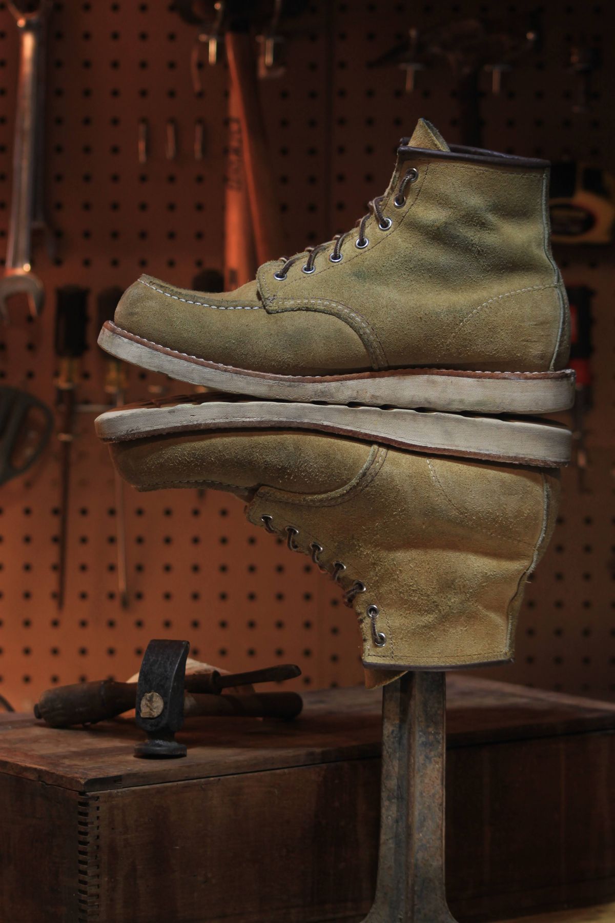Photo by djsharris on December 5, 2023 of the Red Wing 6-Inch Classic Moc in S.B. Foot Hawthorne Abilene.