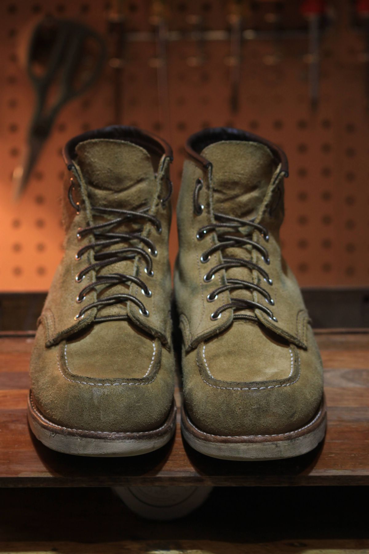 Photo by djsharris on December 5, 2023 of the Red Wing 6-Inch Classic Moc in S.B. Foot Hawthorne Abilene.
