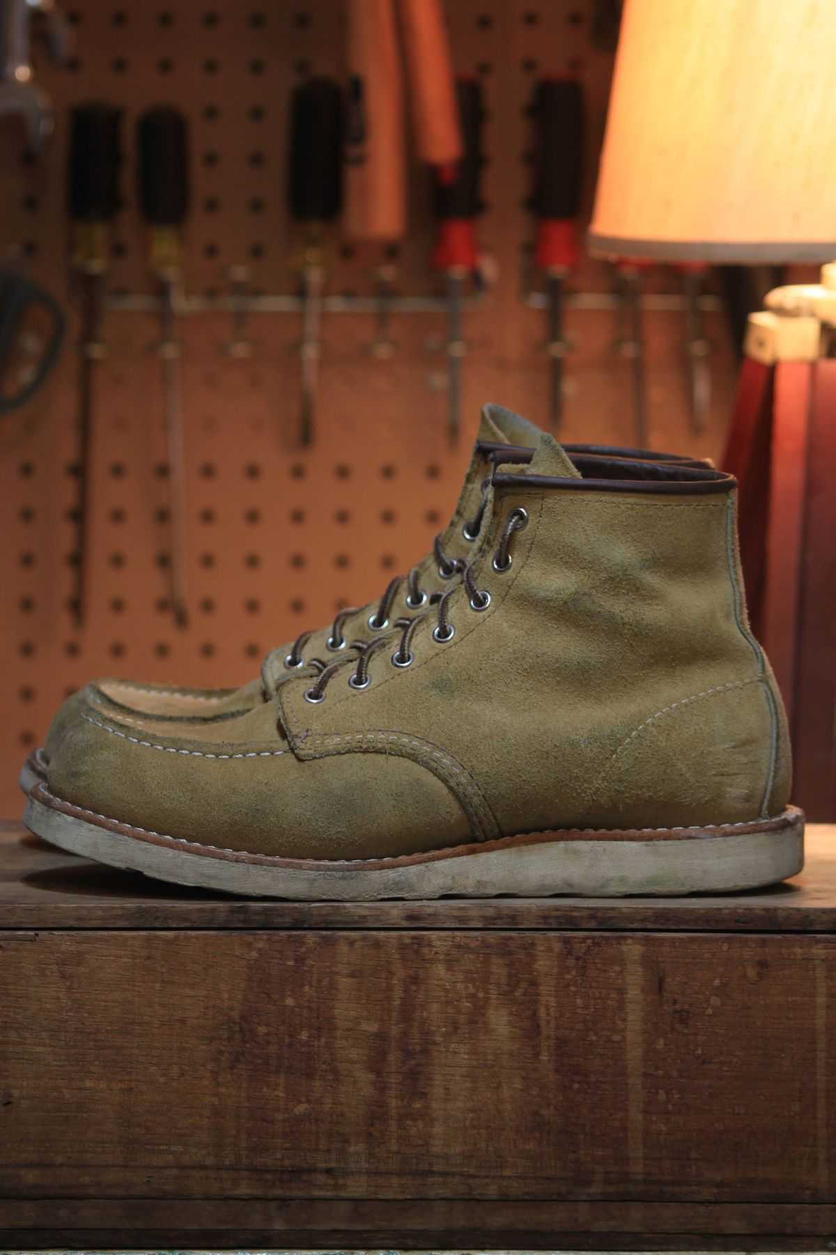 Photo by djsharris on December 5, 2023 of the Red Wing 6-Inch Classic Moc in S.B. Foot Hawthorne Abilene.
