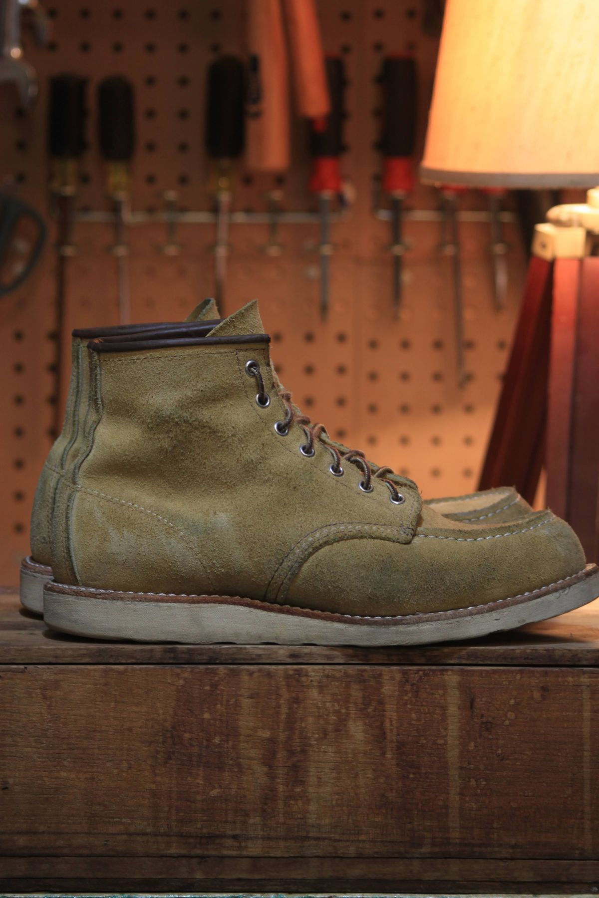 Photo by djsharris on December 5, 2023 of the Red Wing 6-Inch Classic Moc in S.B. Foot Hawthorne Abilene.