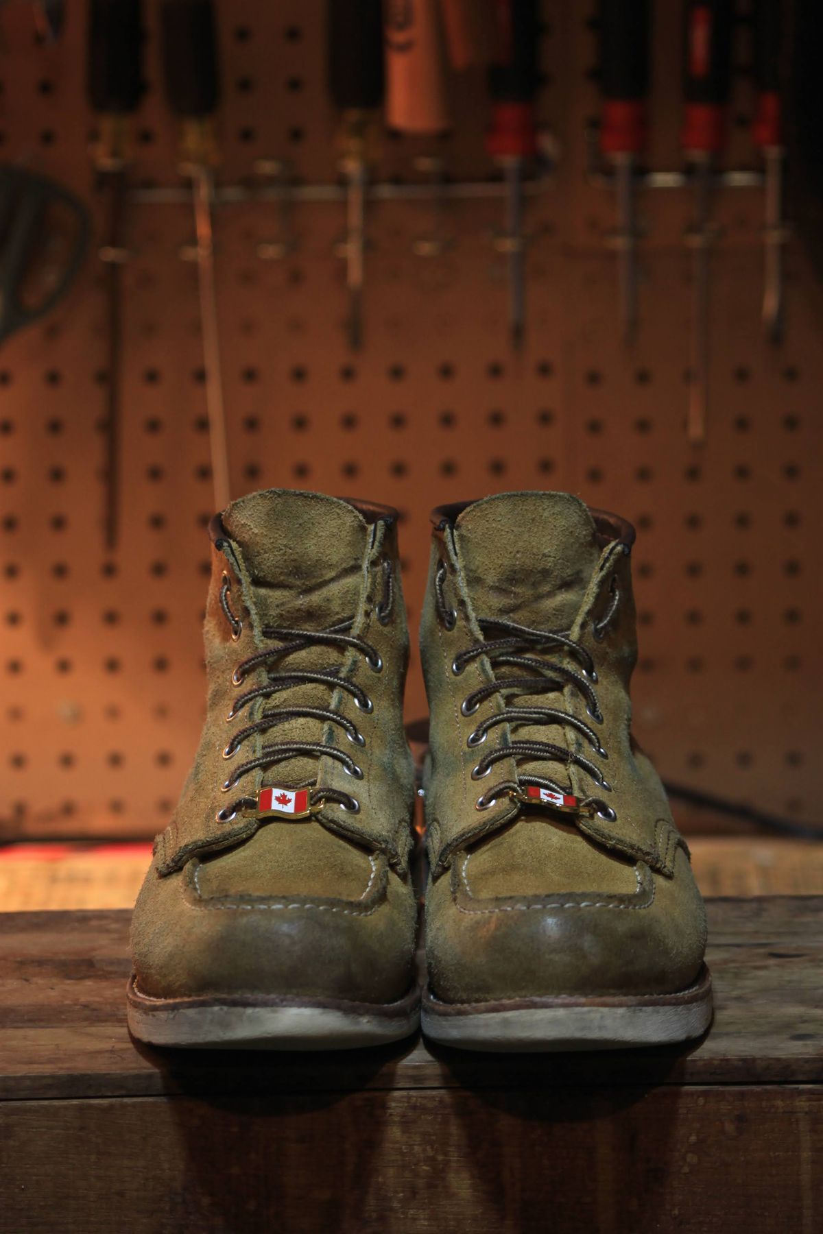 Photo by djsharris on January 6, 2024 of the Red Wing 6-Inch Classic Moc in S.B. Foot Hawthorne Abilene.