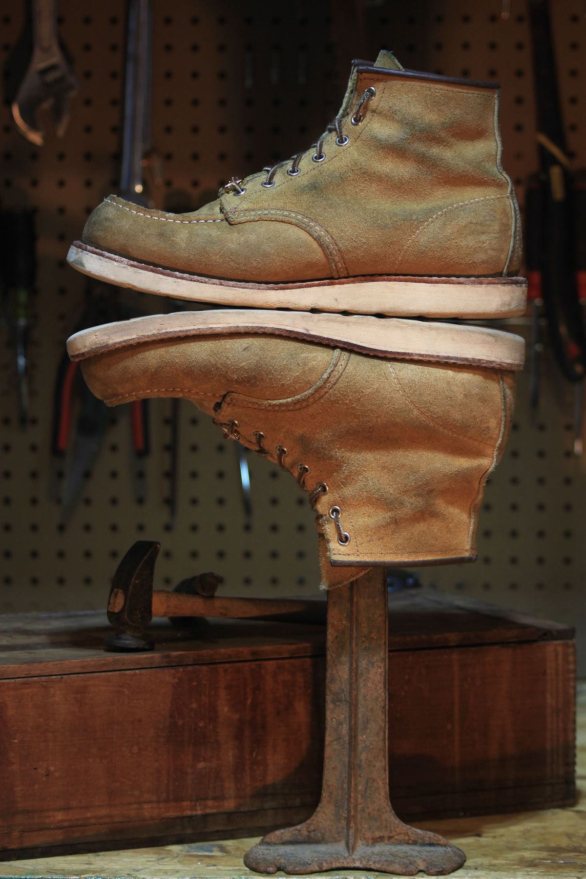 Photo by djsharris on March 5, 2024 of the Red Wing 6-Inch Classic Moc in S.B. Foot Hawthorne Abilene.