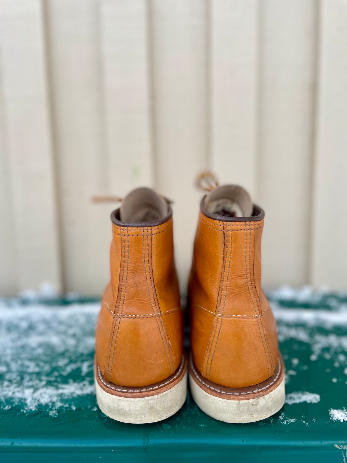 Photo by surcos on November 1, 2023 of the Irish Setter 6-Inch Classic Moc in Gold Russet Sequoia.