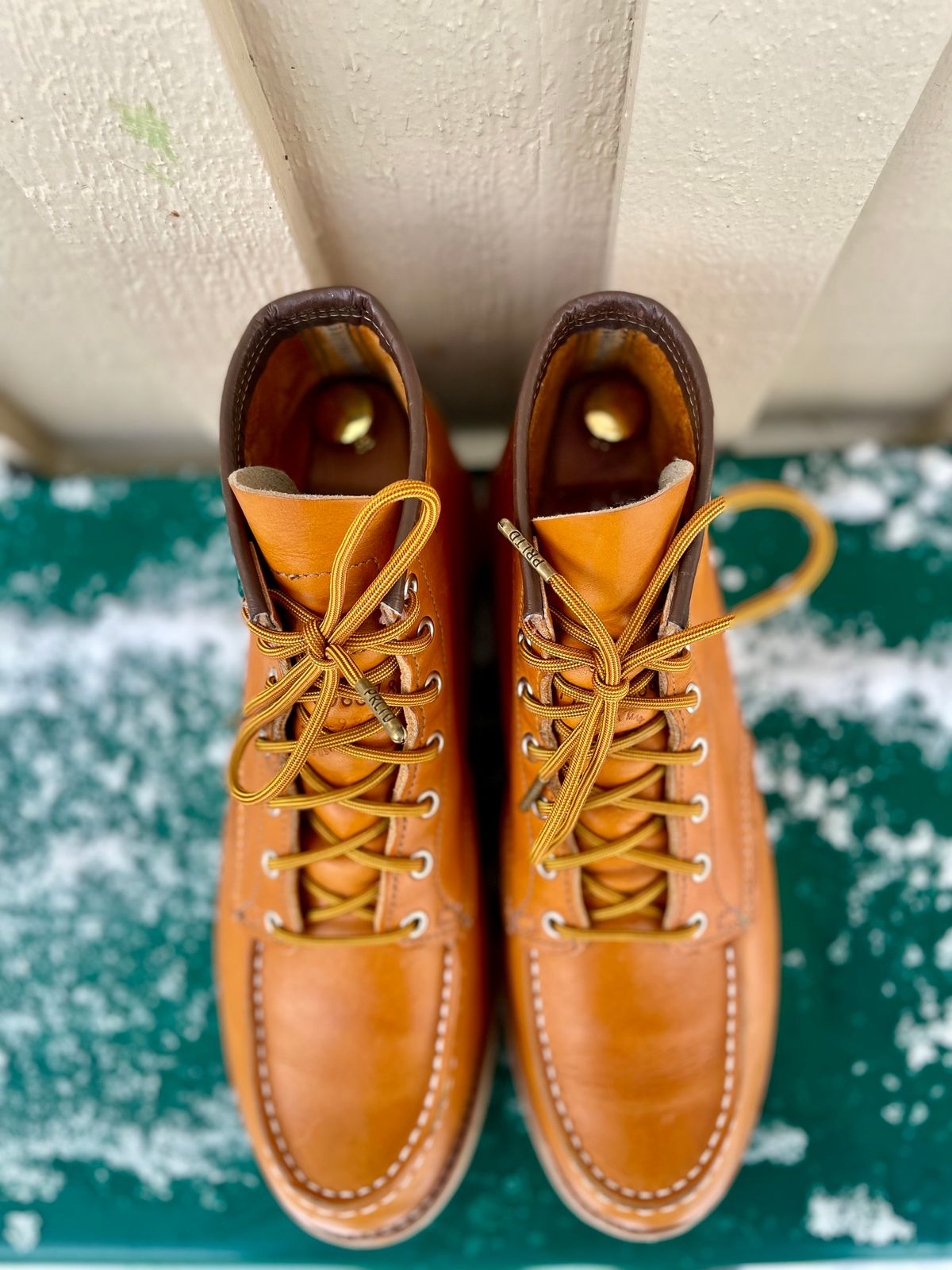 Photo by surcos on November 1, 2023 of the Irish Setter 6-Inch Classic Moc in Gold Russet Sequoia.