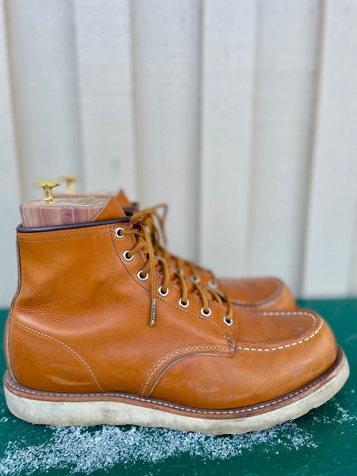 Photo by surcos on December 2, 2023 of the Irish Setter 6-Inch Classic Moc in Gold Russet Sequoia.