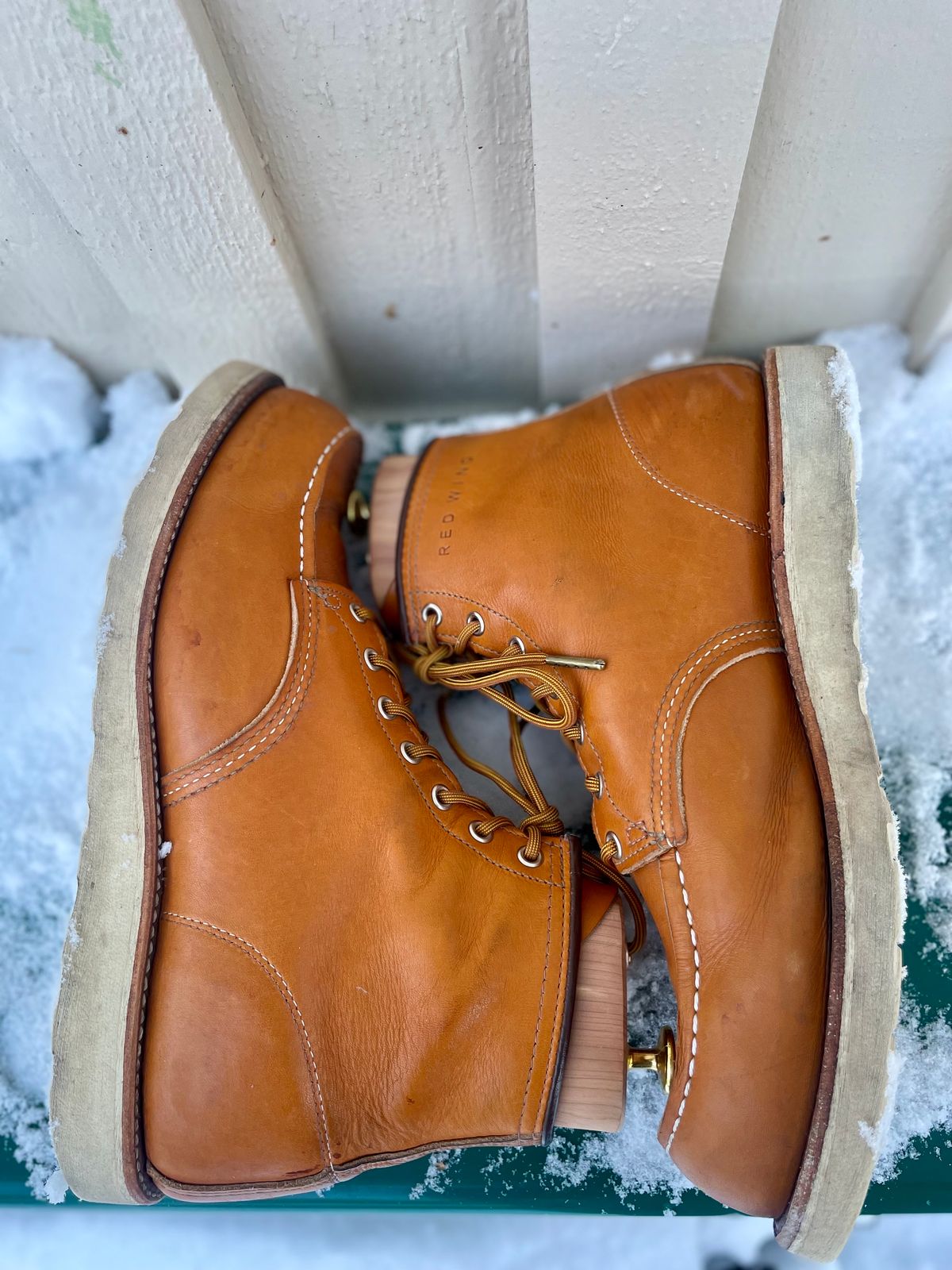 Photo by surcos on January 2, 2024 of the Irish Setter 6-Inch Classic Moc in Gold Russet Sequoia.