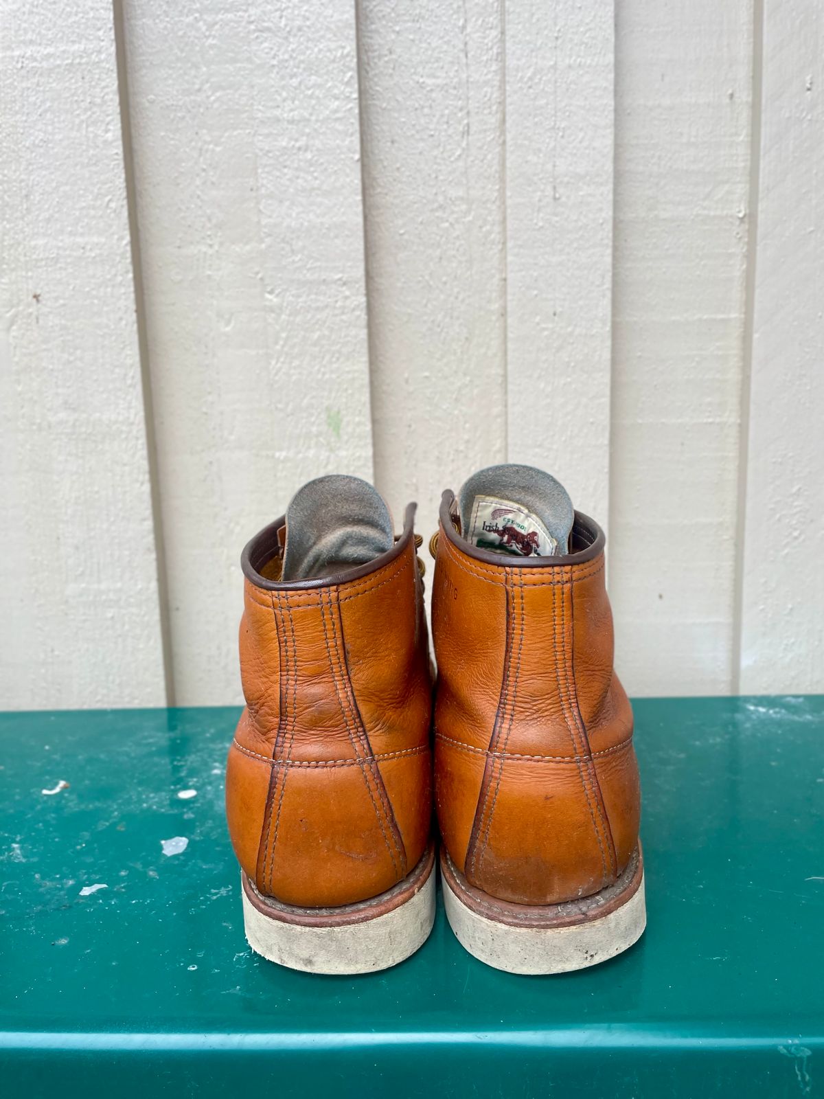 Photo by surcos on March 4, 2024 of the Irish Setter 6-Inch Classic Moc in Gold Russet Sequoia.