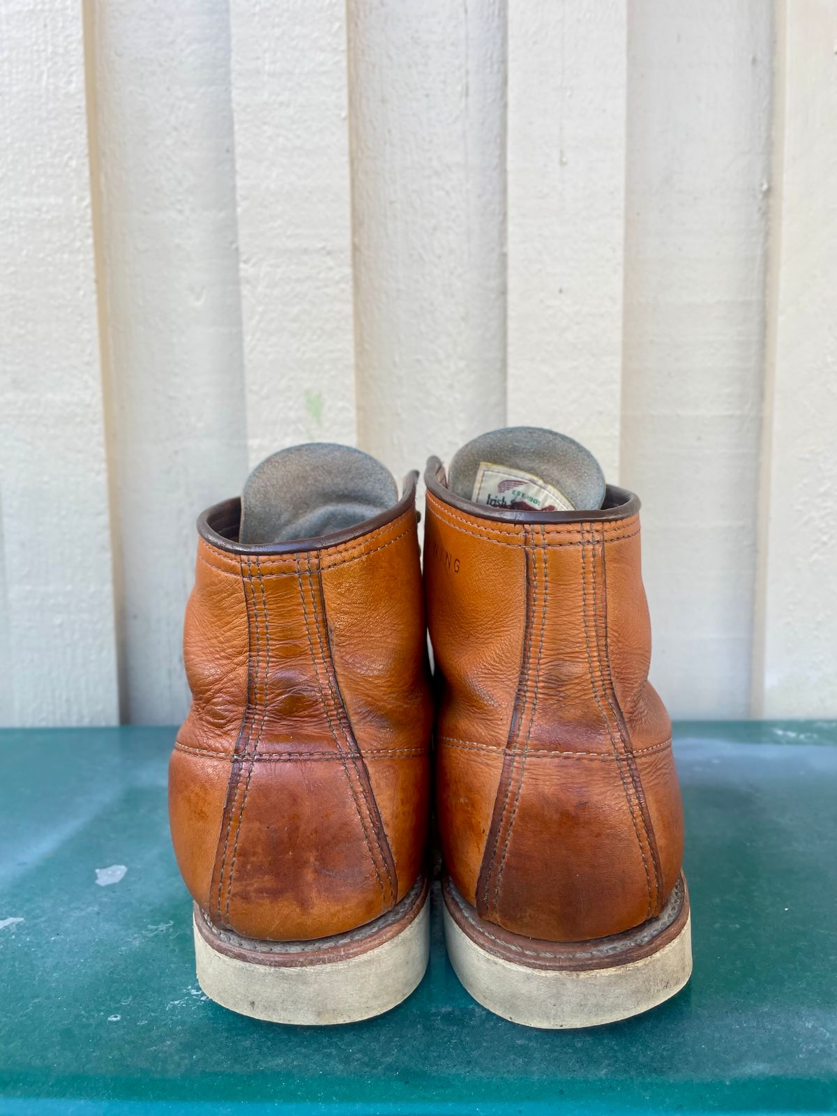 Photo by surcos on April 1, 2024 of the Irish Setter 6-Inch Classic Moc in Gold Russet Sequoia.