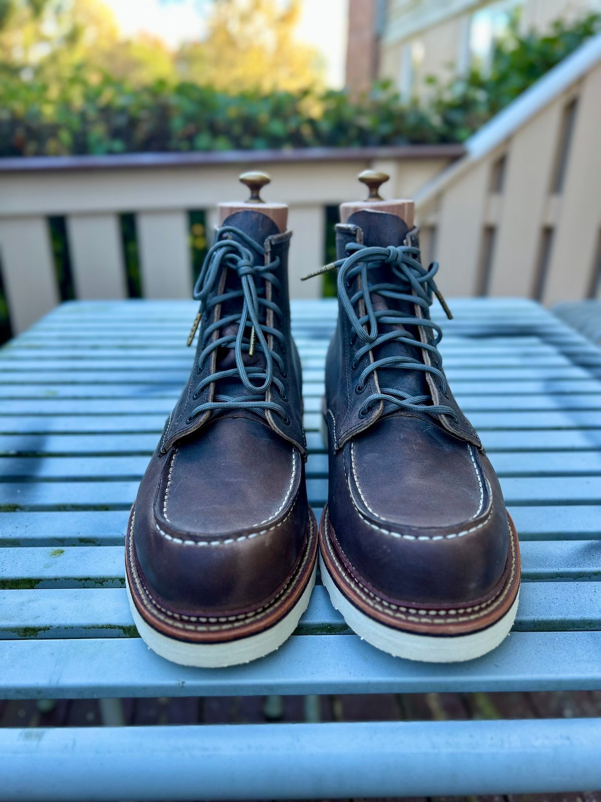 Photo by surcos on October 2, 2024 of the Red Wing 8883 in Concrete Rough & Tough leather.