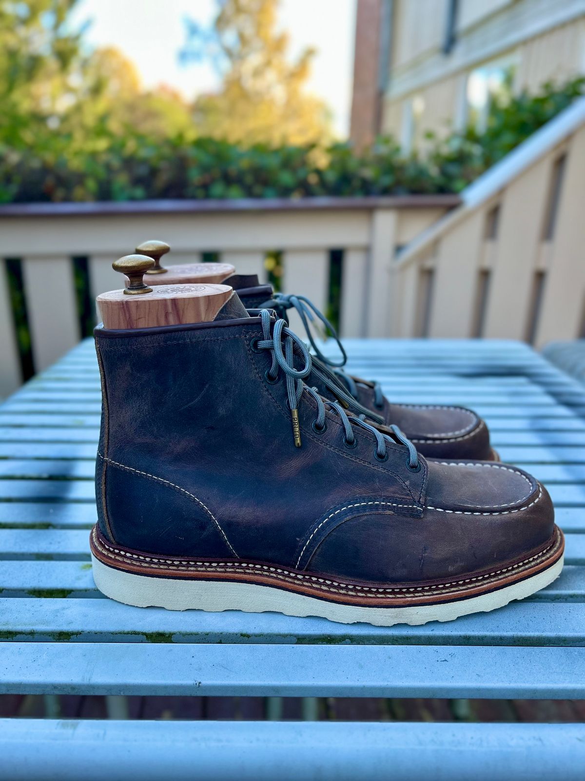 Photo by surcos on October 2, 2024 of the Red Wing 8883 in Concrete Rough & Tough leather.