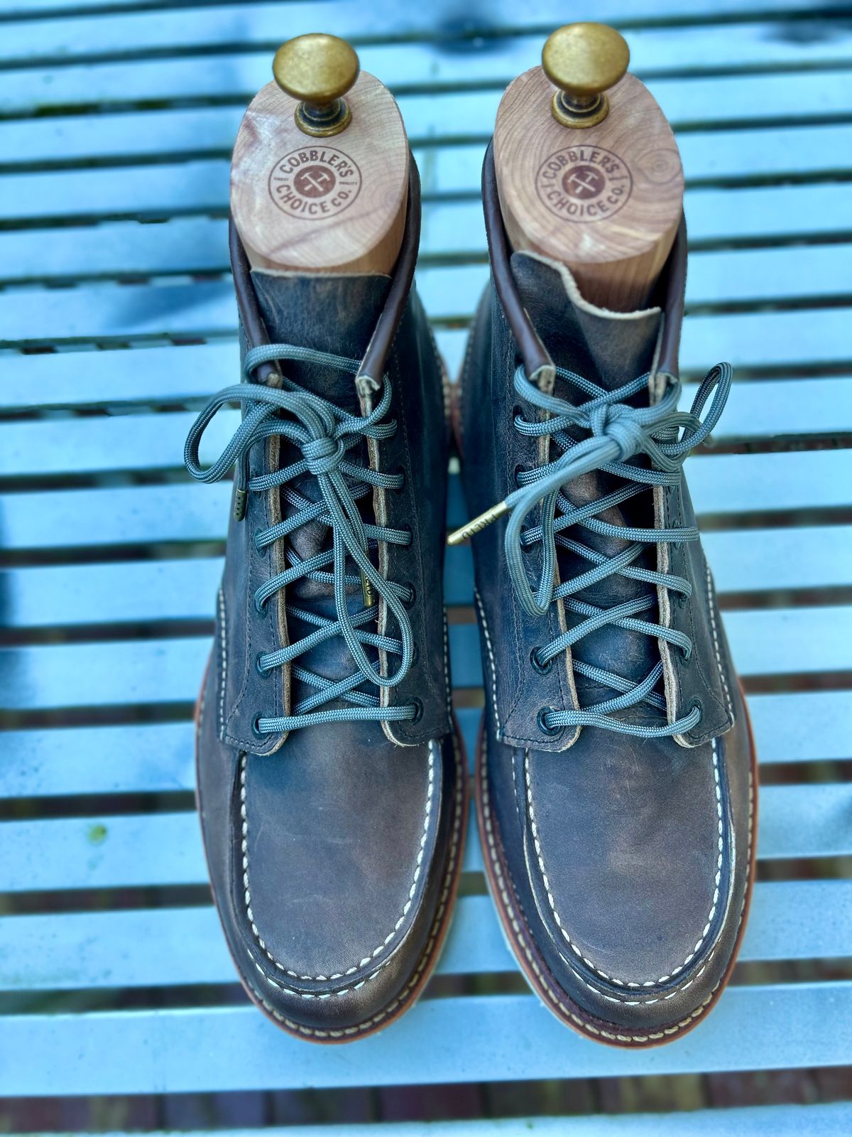 Photo by surcos on October 2, 2024 of the Red Wing 8883 in Concrete Rough & Tough leather.