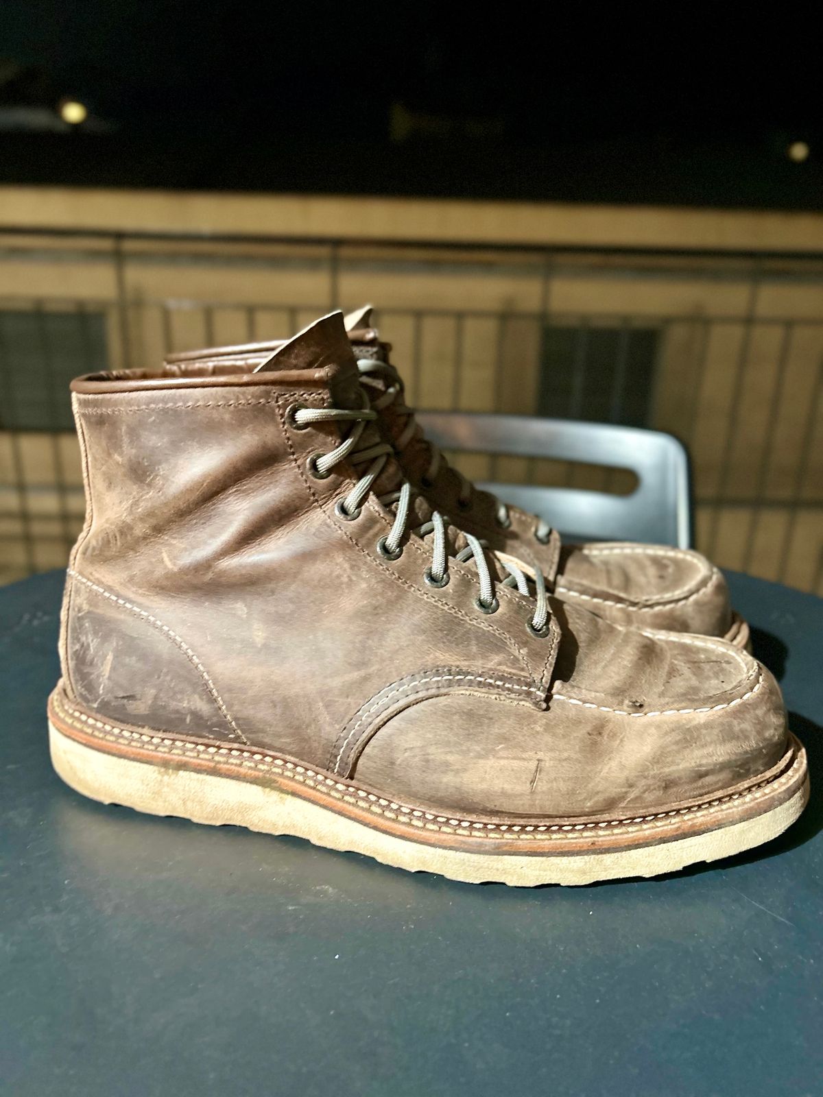 Photo by surcos on December 5, 2024 of the Red Wing 8883 in Concrete Rough & Tough leather.