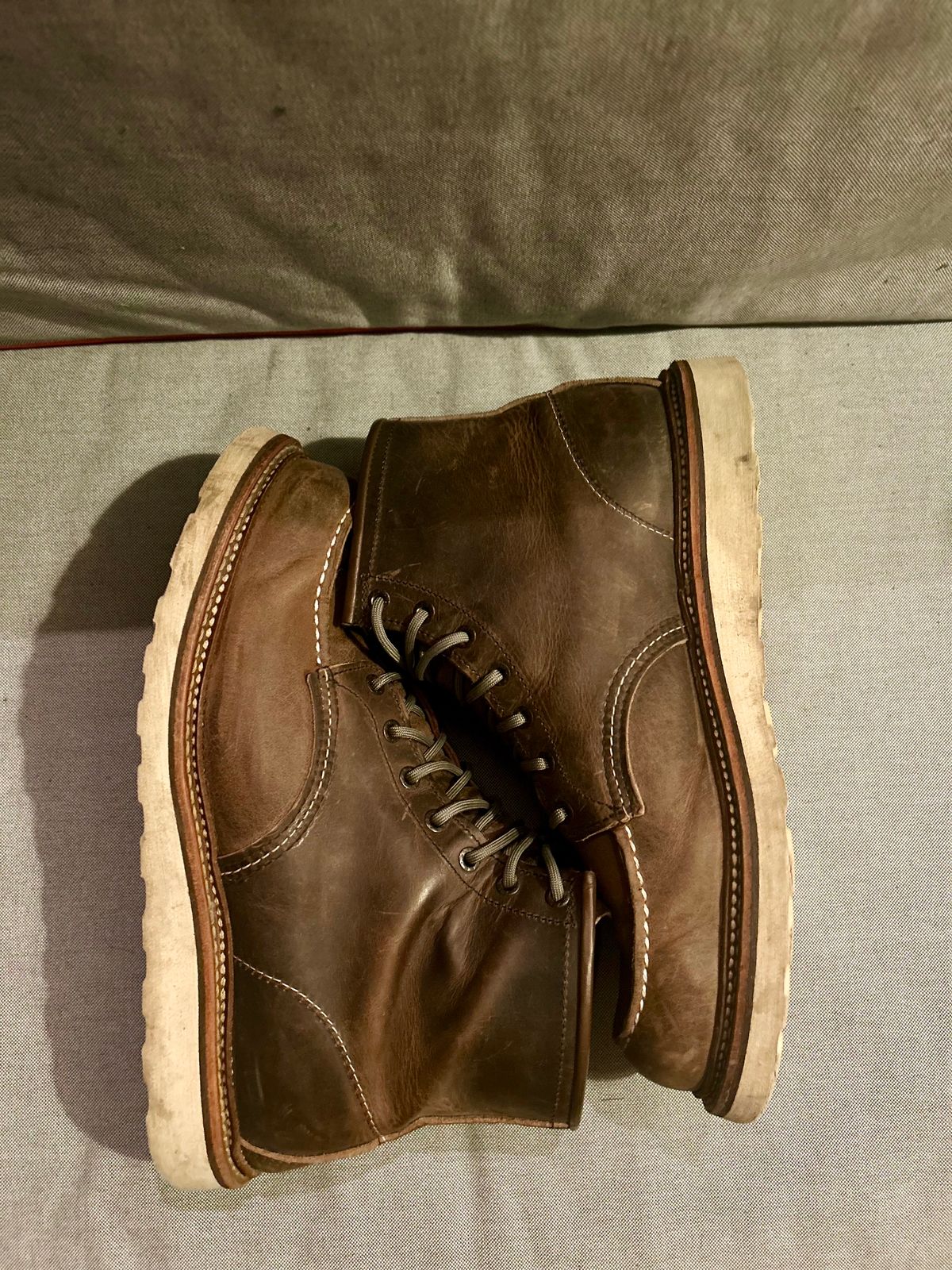 Photo by surcos on January 5, 2025 of the Red Wing 8883 in Concrete Rough & Tough leather.