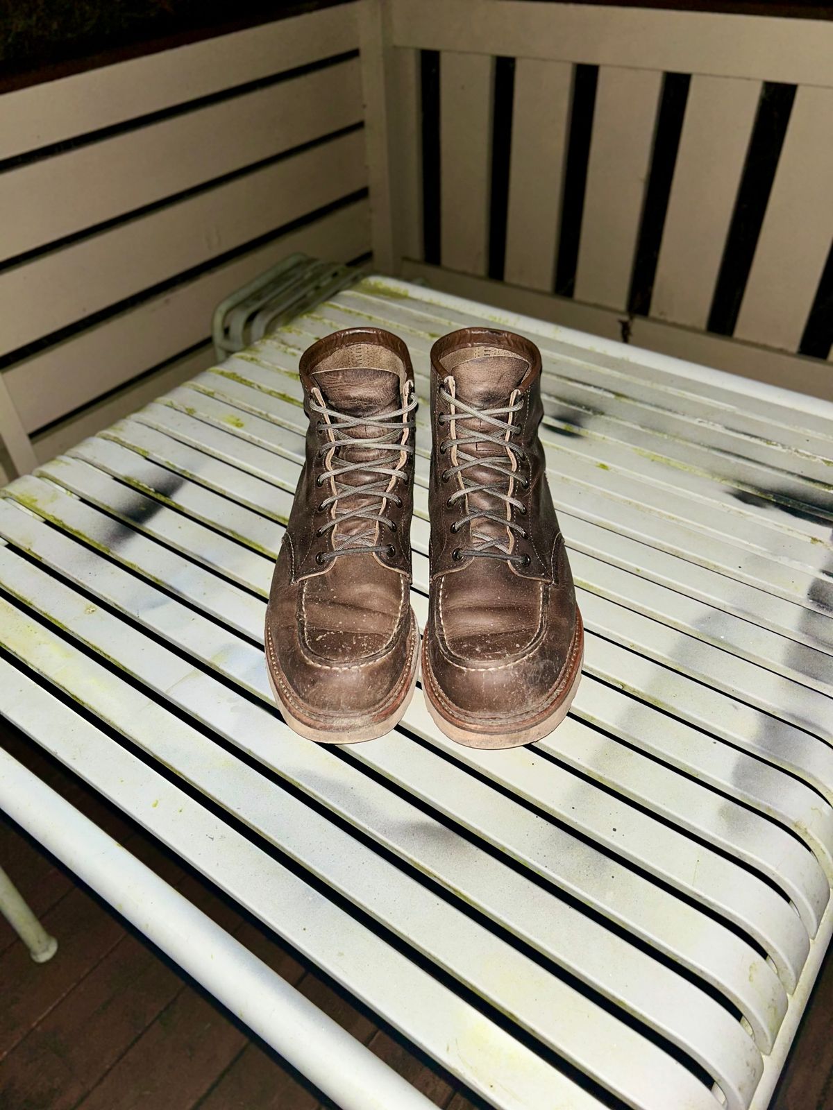 Photo by surcos on February 5, 2025 of the Red Wing 8883 in Concrete Rough & Tough leather.