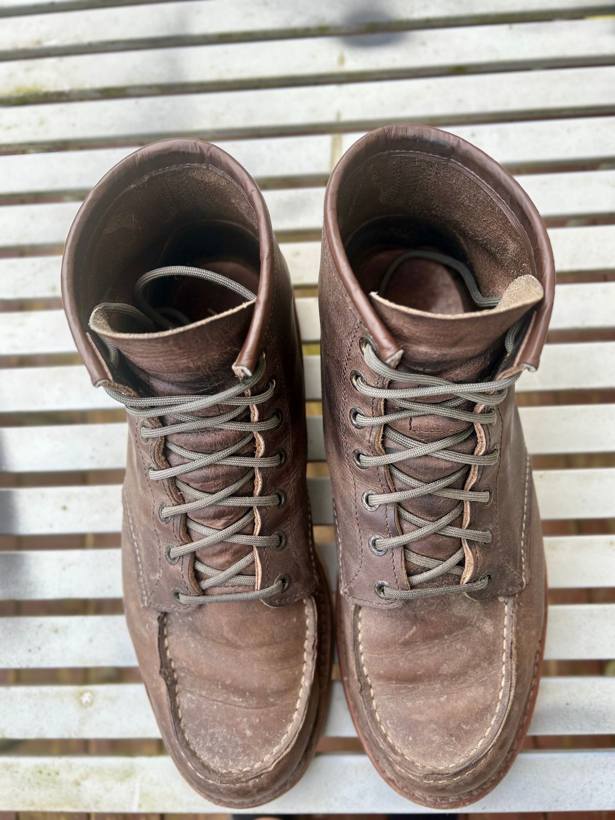 Photo by surcos on March 5, 2025 of the Red Wing 8883 in Concrete Rough & Tough leather.
