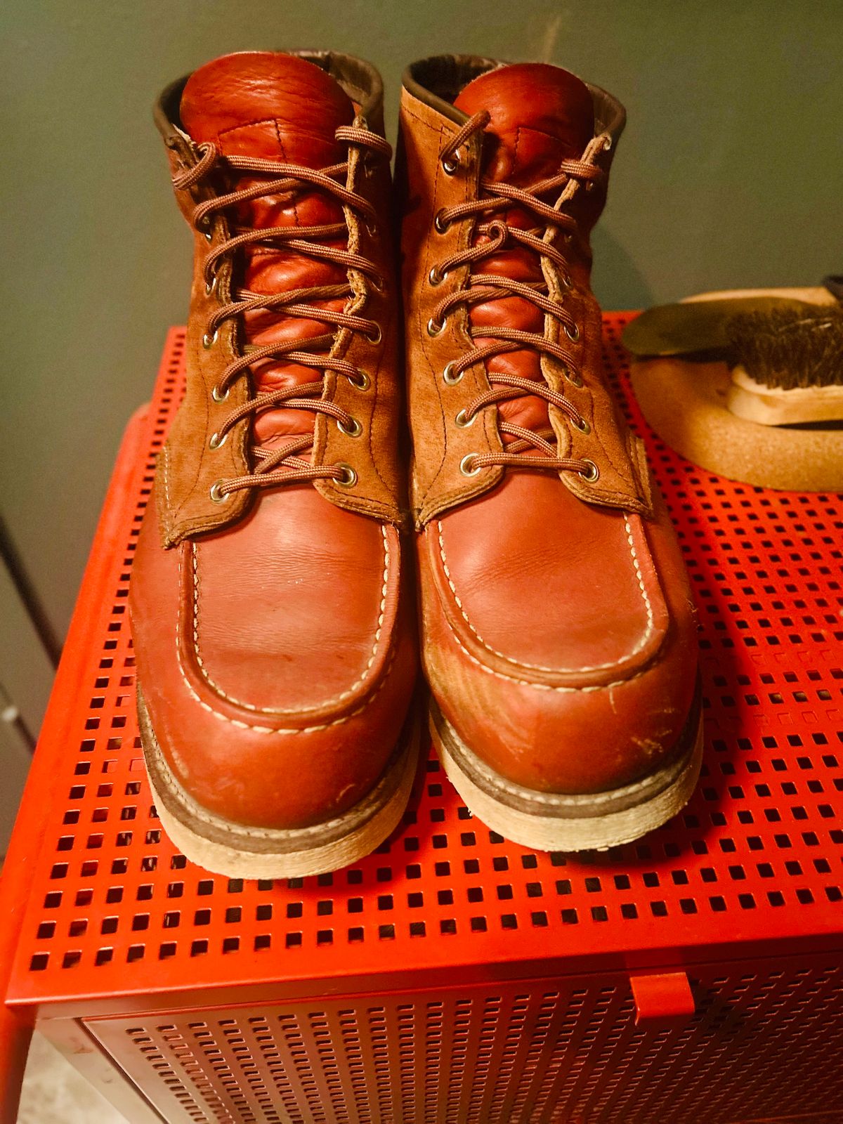 Photo by surcos on January 5, 2026 of the Red Wing 6-Inch Classic Moc in S.B. Foot Oro-Russet Portage & S.B. Foot Oro-Russet Abilene.