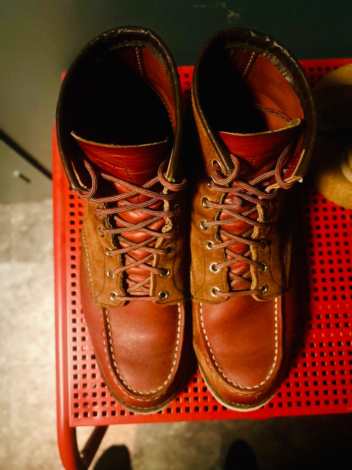 Photo by surcos on January 5, 2026 of the Red Wing 6-Inch Classic Moc in S.B. Foot Oro-Russet Portage & S.B. Foot Oro-Russet Abilene.
