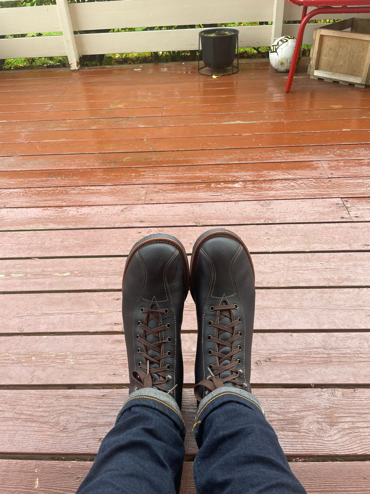 Photo by surcos on October 1, 2022 of the Red Wing 1920s Outing Boot in S.B. Foot Black Prairie.
