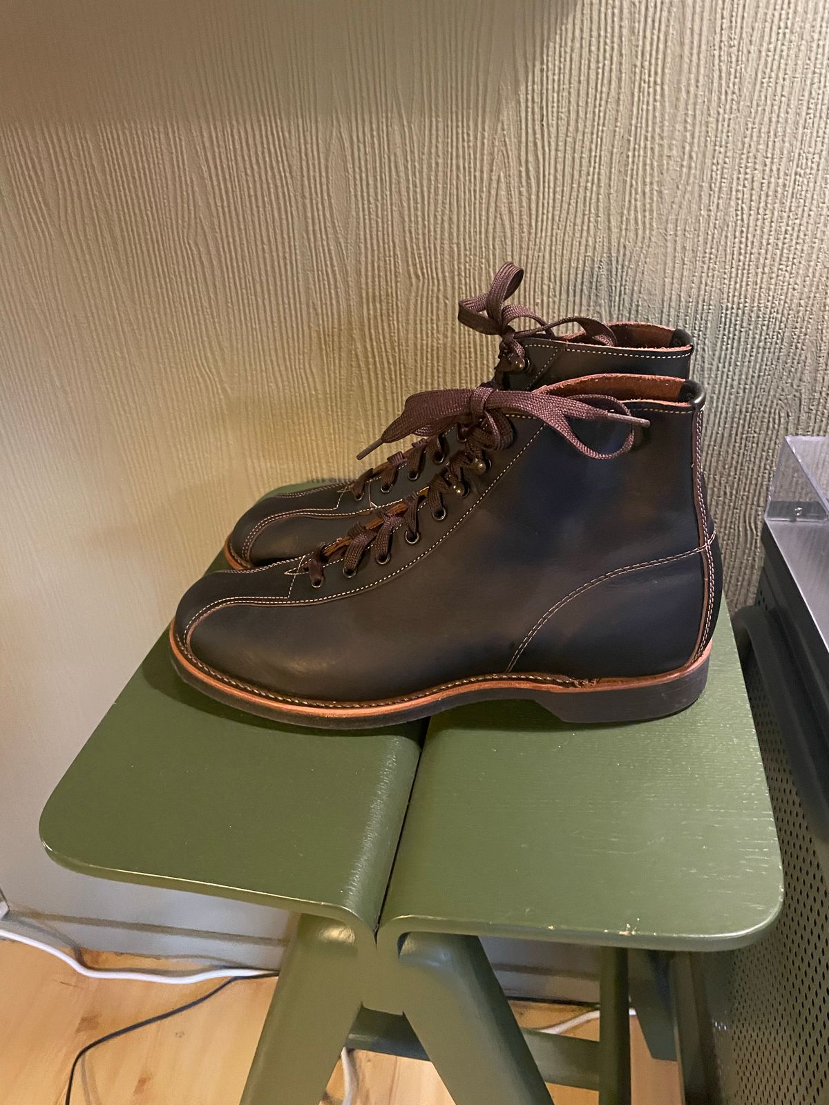 Photo by surcos on October 1, 2022 of the Red Wing 1920s Outing Boot in S.B. Foot Black Prairie.