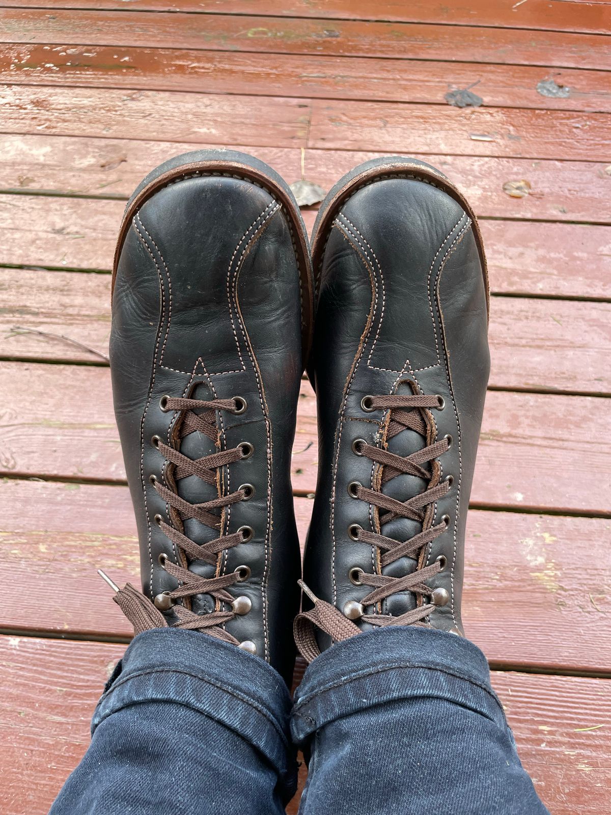 Photo by surcos on November 1, 2022 of the Red Wing 1920s Outing Boot in S.B. Foot Black Prairie.