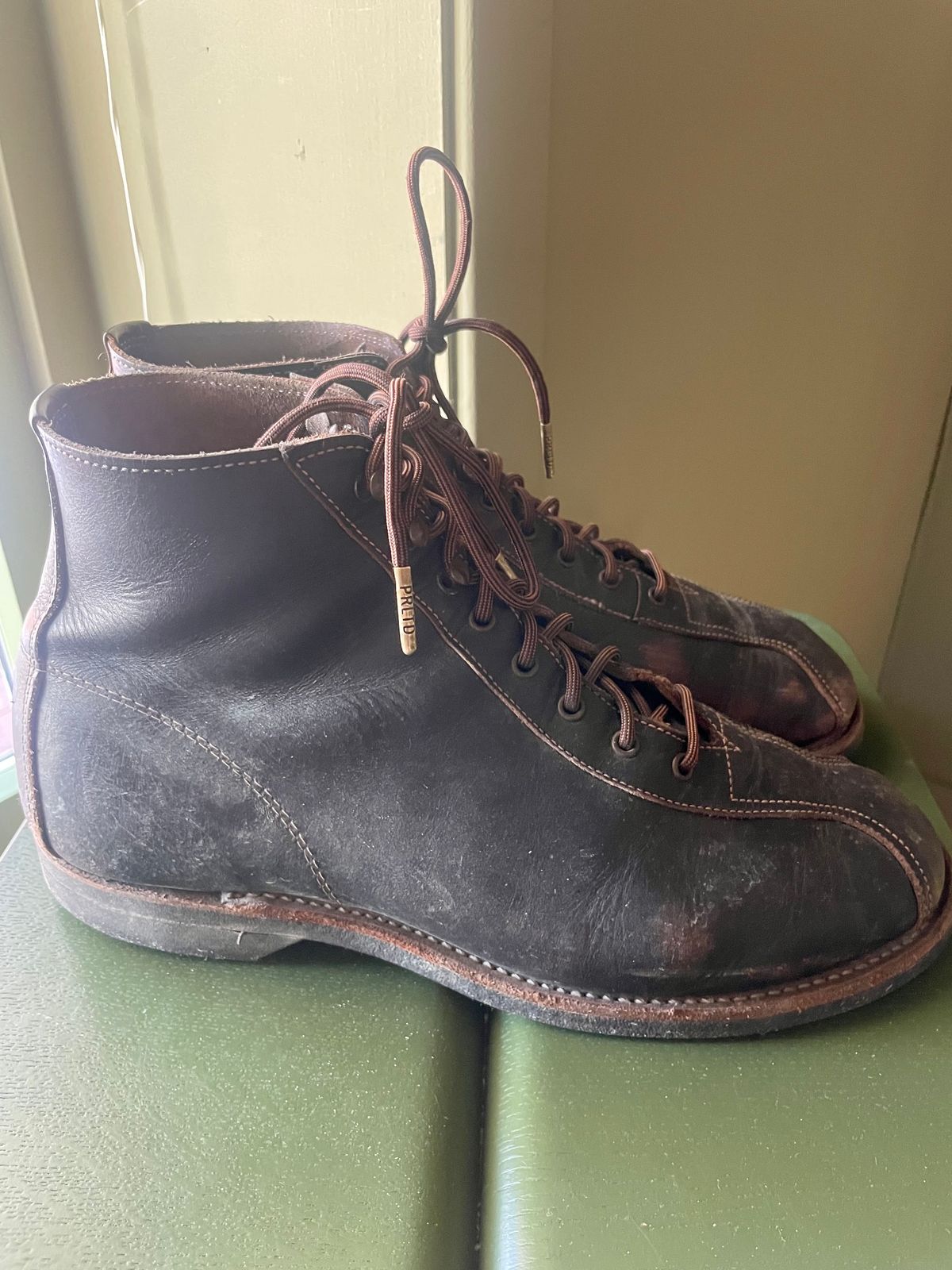 Photo by surcos on March 5, 2023 of the Red Wing 1920s Outing Boot in S.B. Foot Black Prairie.