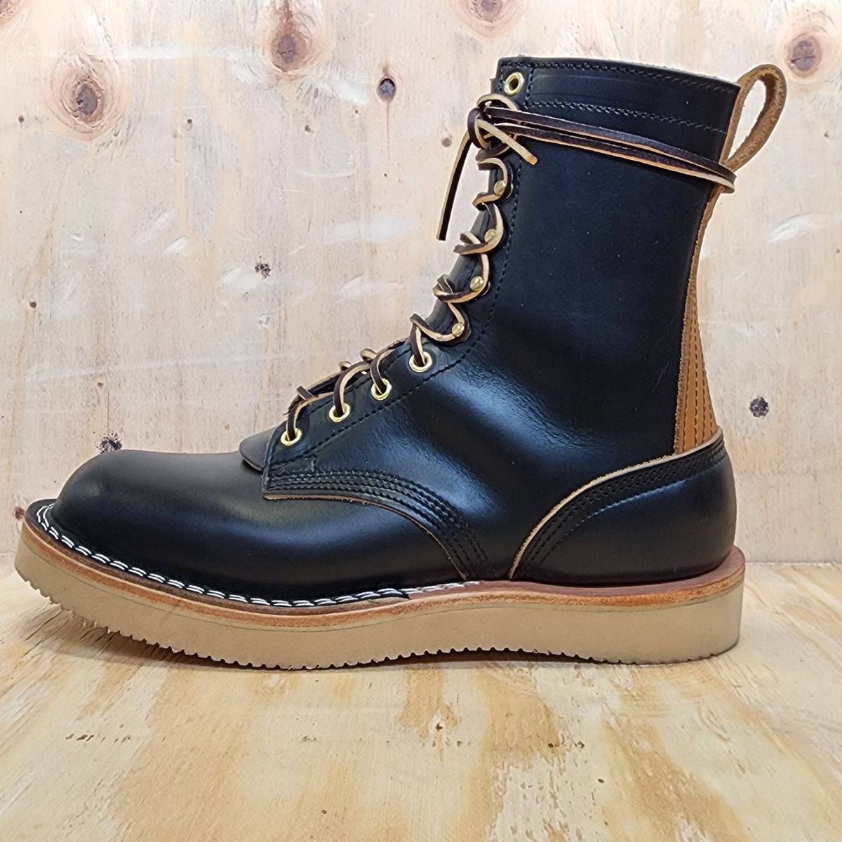 Photo by Leroy on October 1, 2023 of the Nicks x Zuriick Merriman in Horween Black Chromexcel.