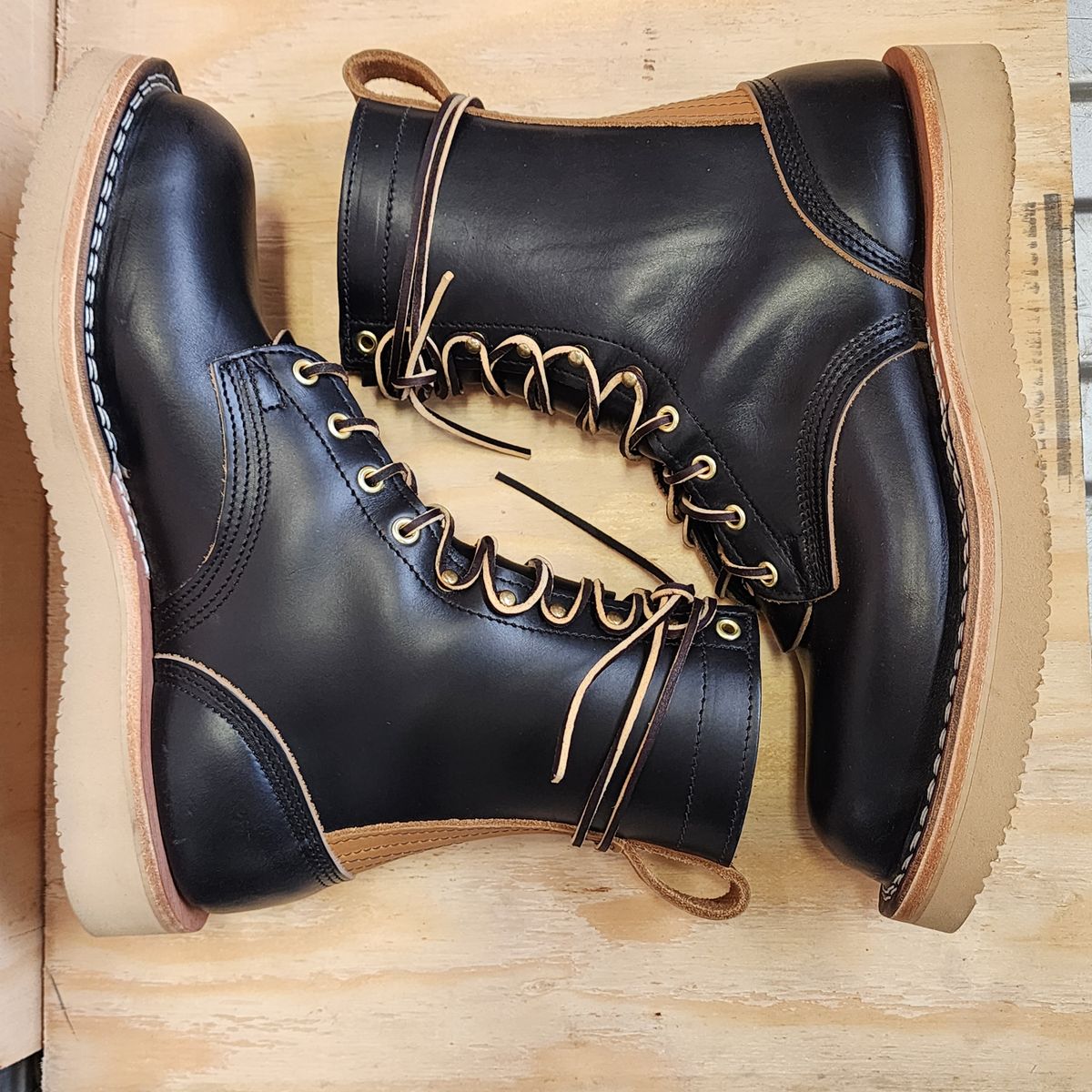 Photo by Leroy on October 1, 2023 of the Nicks x Zuriick Merriman in Horween Black Chromexcel.