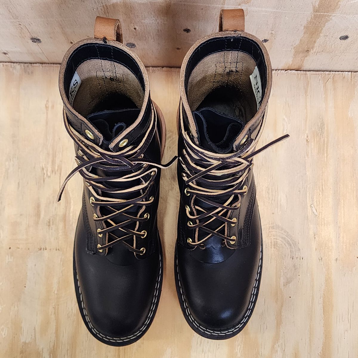 Photo by Leroy on October 1, 2023 of the Nicks x Zuriick Merriman in Horween Black Chromexcel.