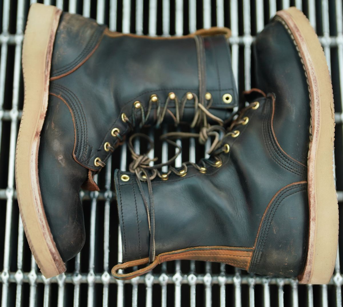 Photo by Leroy on December 5, 2023 of the Nicks x Zuriick Merriman in Horween Black Chromexcel.