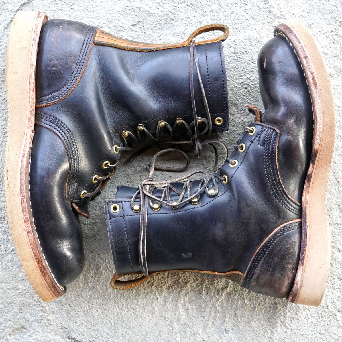 Photo by Leroy on January 5, 2024 of the Nicks x Zuriick Merriman in Horween Black Chromexcel.