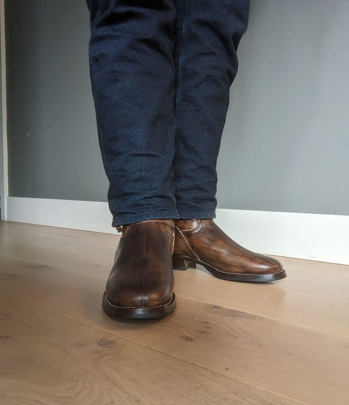 Photo by melloyello on March 7, 2023 of the Unsung U 22-2 Engineer Boot in Wickett & Craig Natural Veg Tan.