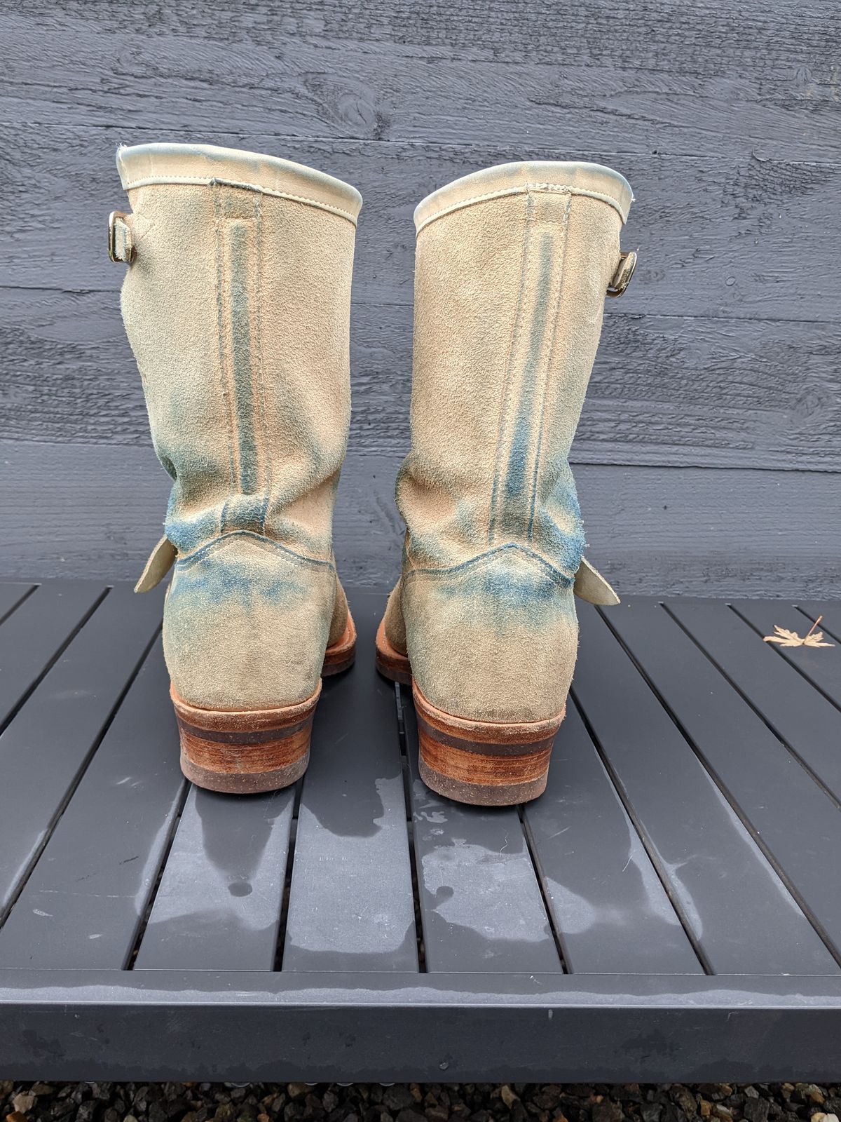 Photo by melloyello on November 1, 2022 of the Chippewa 11" Engineer Boot in Sand Roughout.