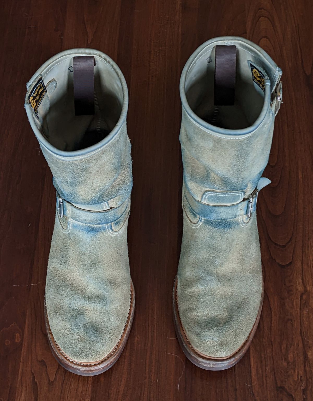 Photo by melloyello on December 3, 2022 of the Chippewa 11" Engineer Boot in Sand Roughout.