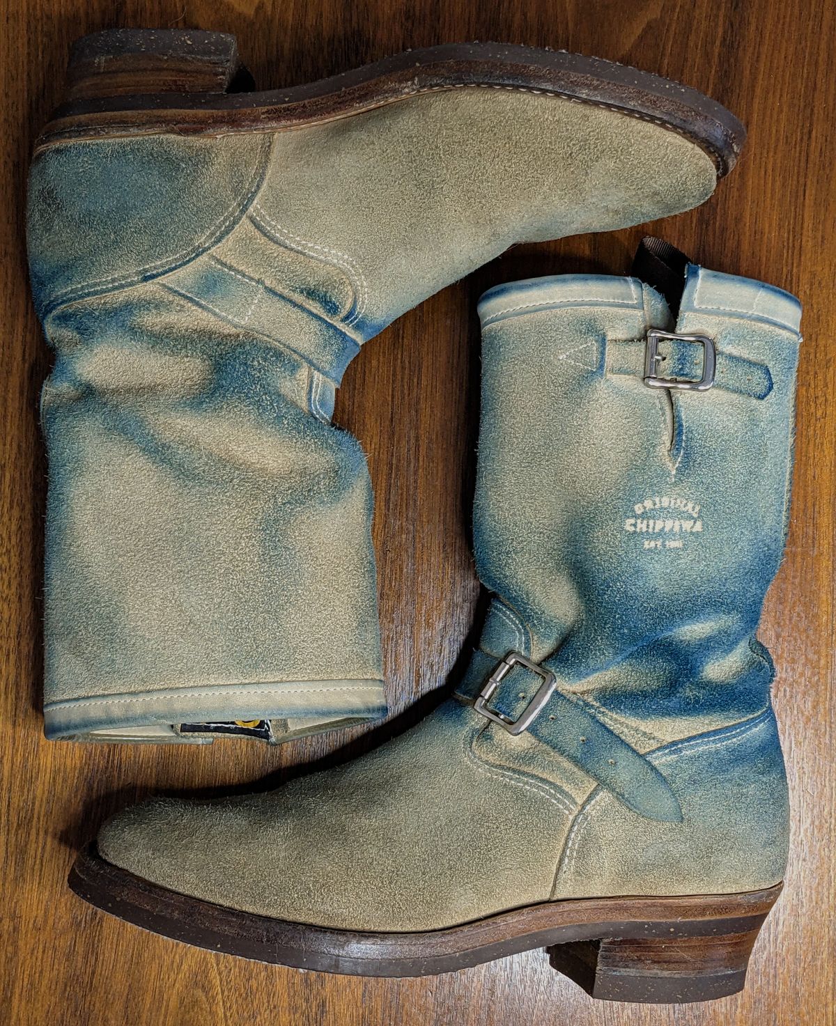 Photo by melloyello on January 4, 2023 of the Chippewa 11" Engineer Boot in Sand Roughout.