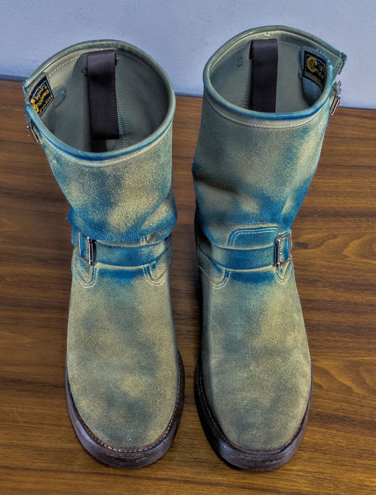 Photo by melloyello on January 4, 2023 of the Chippewa 11" Engineer Boot in Sand Roughout.