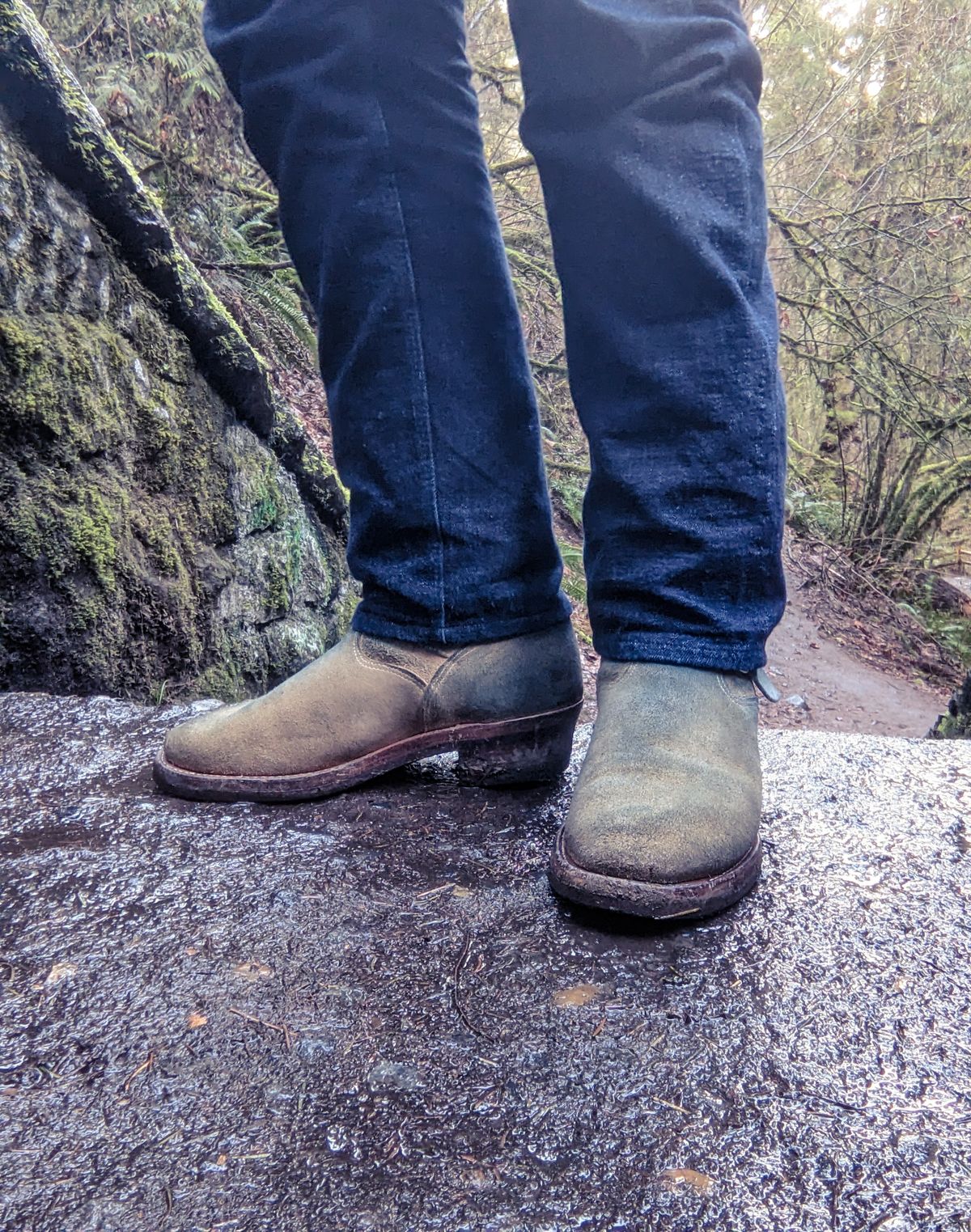 Photo by melloyello on February 4, 2023 of the Chippewa 11" Engineer Boot in Sand Roughout.