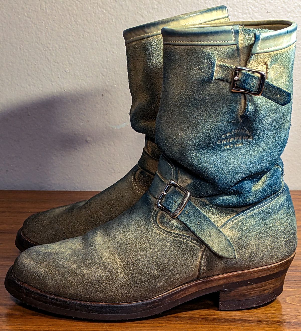 Photo by melloyello on March 3, 2023 of the Chippewa 11" Engineer Boot in Sand Roughout.