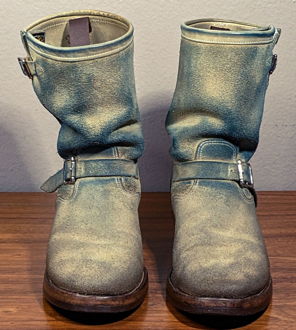 Photo by melloyello on April 3, 2023 of the Chippewa 11" Engineer Boot in Sand Roughout.