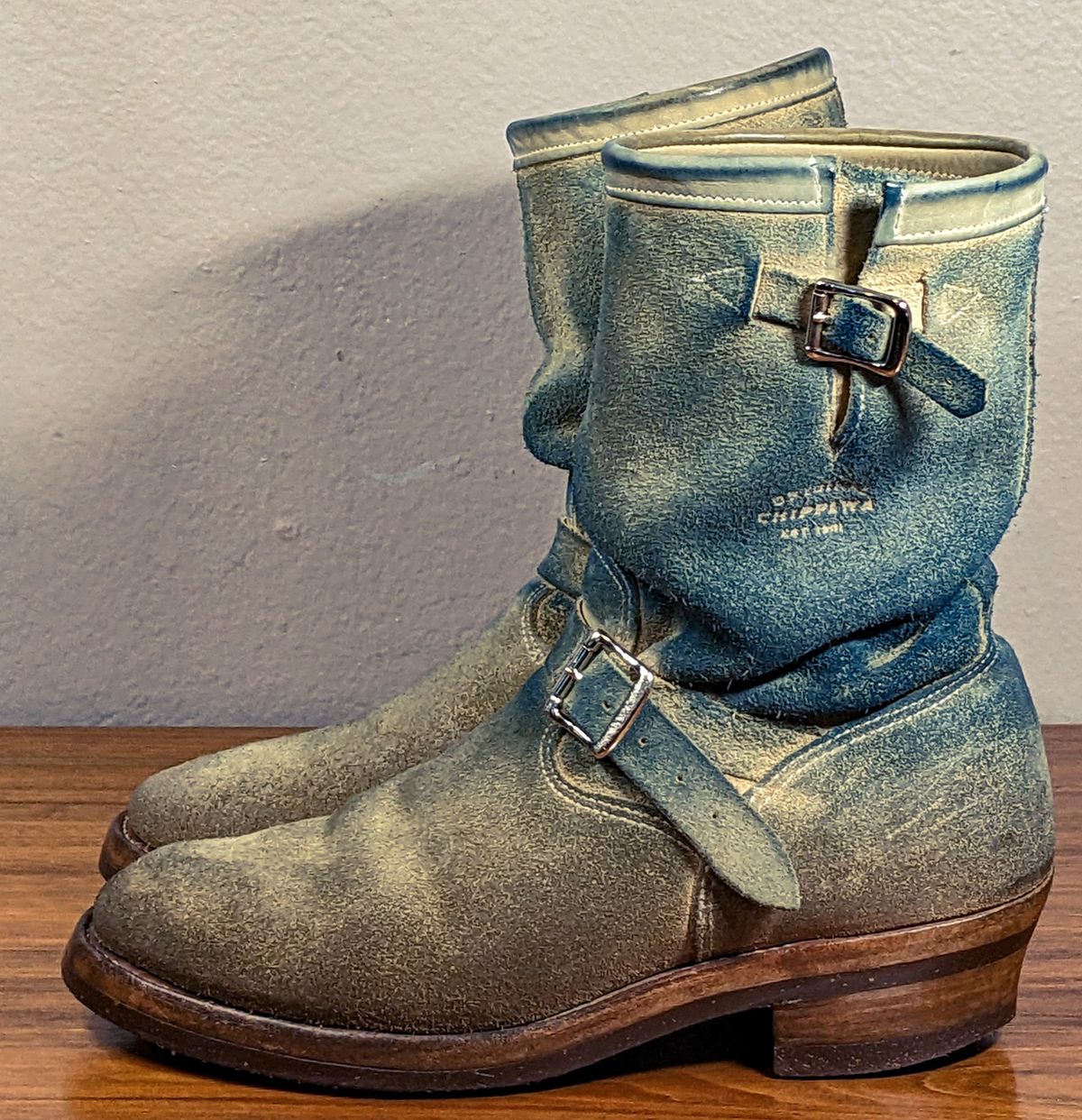 Photo by melloyello on April 3, 2023 of the Chippewa 11" Engineer Boot in Sand Roughout.