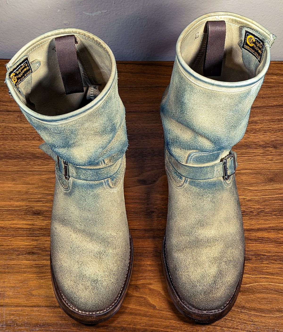 Photo by melloyello on April 3, 2023 of the Chippewa 11" Engineer Boot in Sand Roughout.