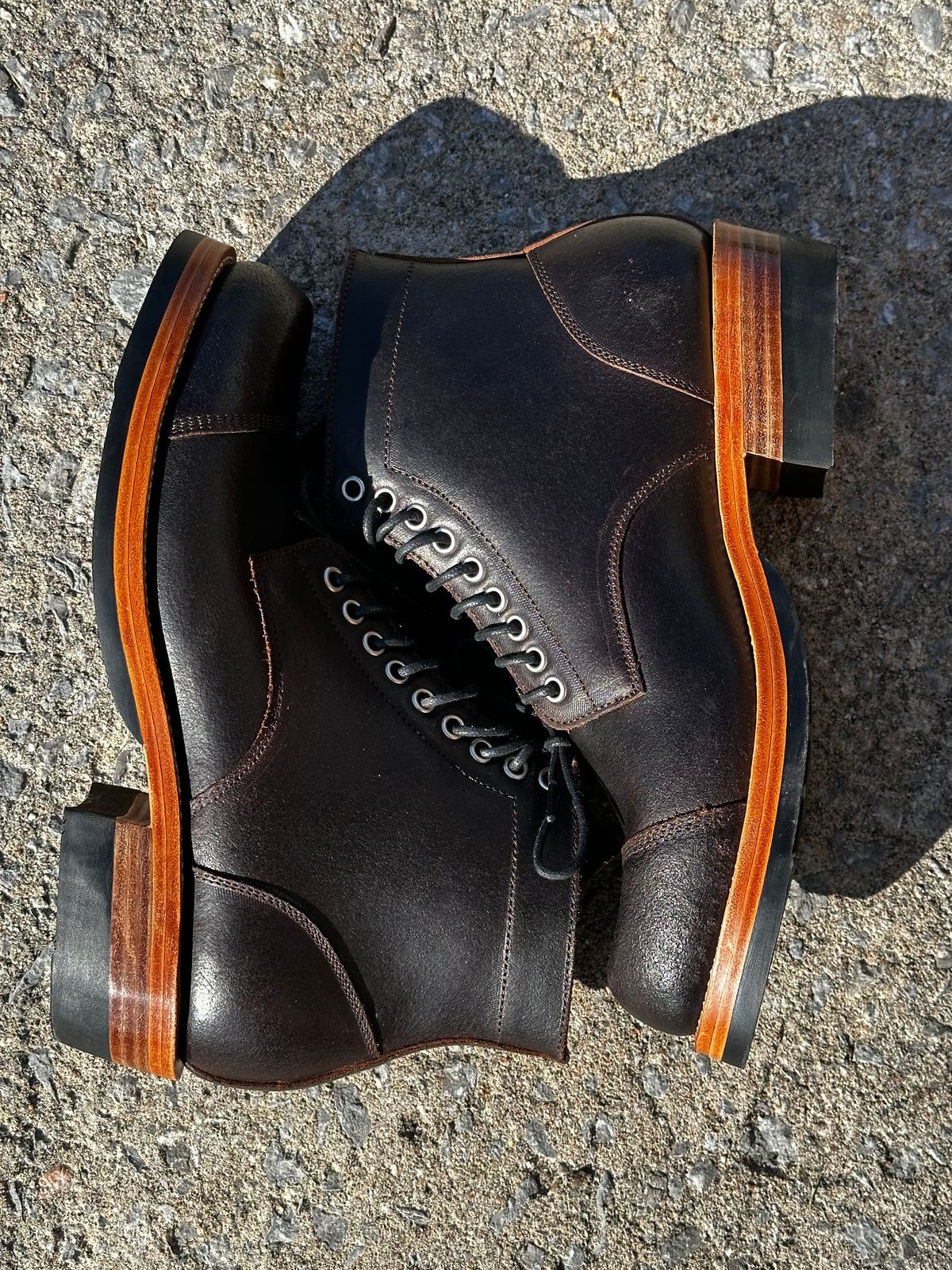 Photo by SunOfGod on October 1, 2023 of the Imperium Jojoe in Horween Brown Waxed Flesh.