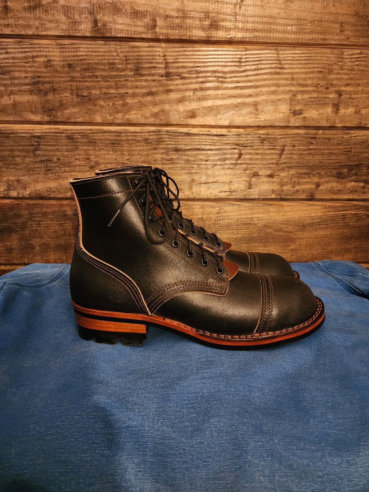 Photo by Pale_Highl1ight on September 25, 2024 of the Nicks Nicks/ x Butterscotch Triton Boot in Nicks/ Horween Black Waxed Flesh.