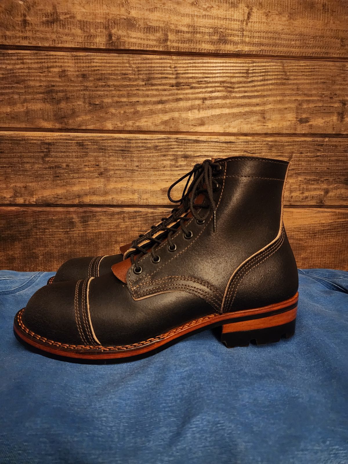 Photo by Pale_Highl1ight on October 1, 2024 of the Nicks Nicks/ x Butterscotch Triton Boot in Nicks/ Horween Black Waxed Flesh.